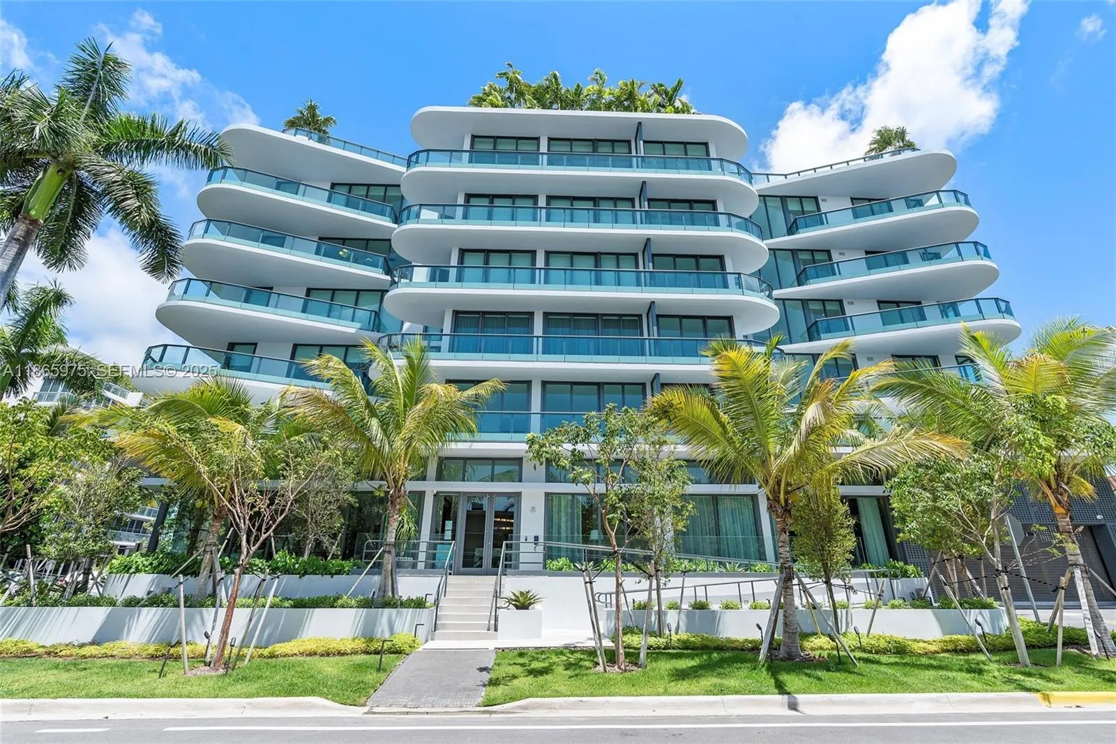 Foto de propiedad en 9901 W Bay Harbor Drive 402, Bay Harbor Islands, FL 33154 Bay Harbor Islands con MLS# 
