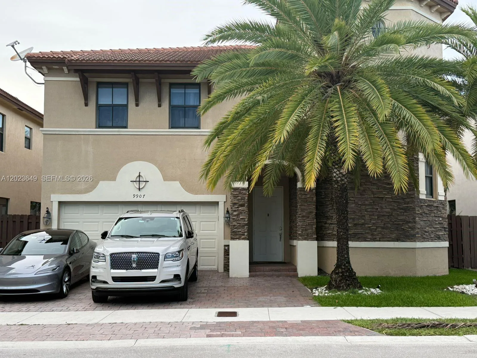 Foto de propiedad en 9907 NW 87th Terrace, Doral, FL 33178 Doral con MLS# 