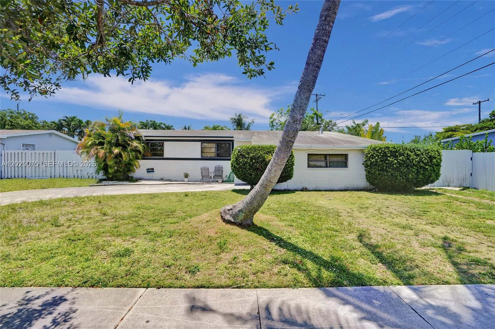 Foto de propiedad en 9910 Bahama Drive, Cutler Bay, FL 33189 Cutler Bay con MLS# 