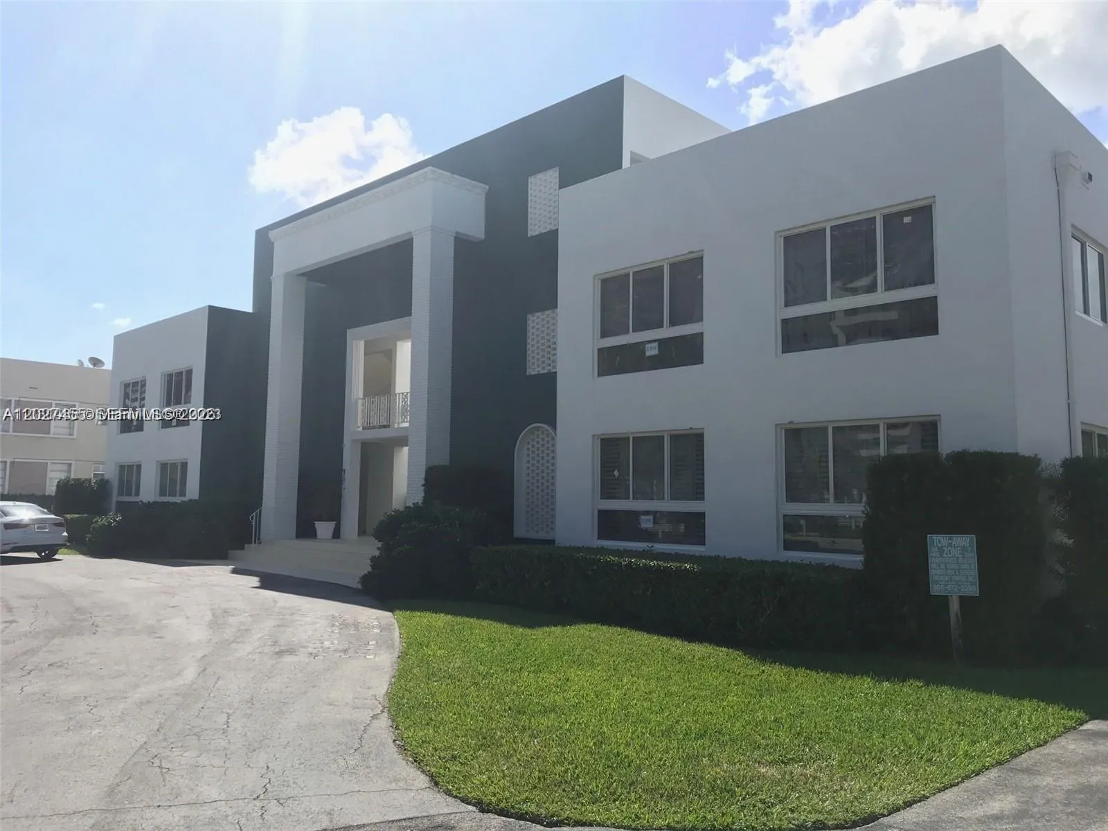 Alquilada 9920 Collins Avenue 1, Bal Harbour, FL 33154, Bal Harbour, FL 33154