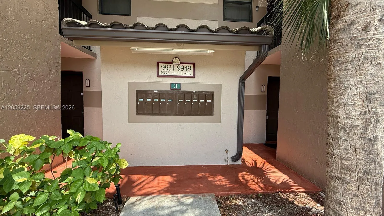 Foto de propiedad en 9933 Nob Hill Lane 9933, Sunrise, FL 33351 Sunrise con MLS# 