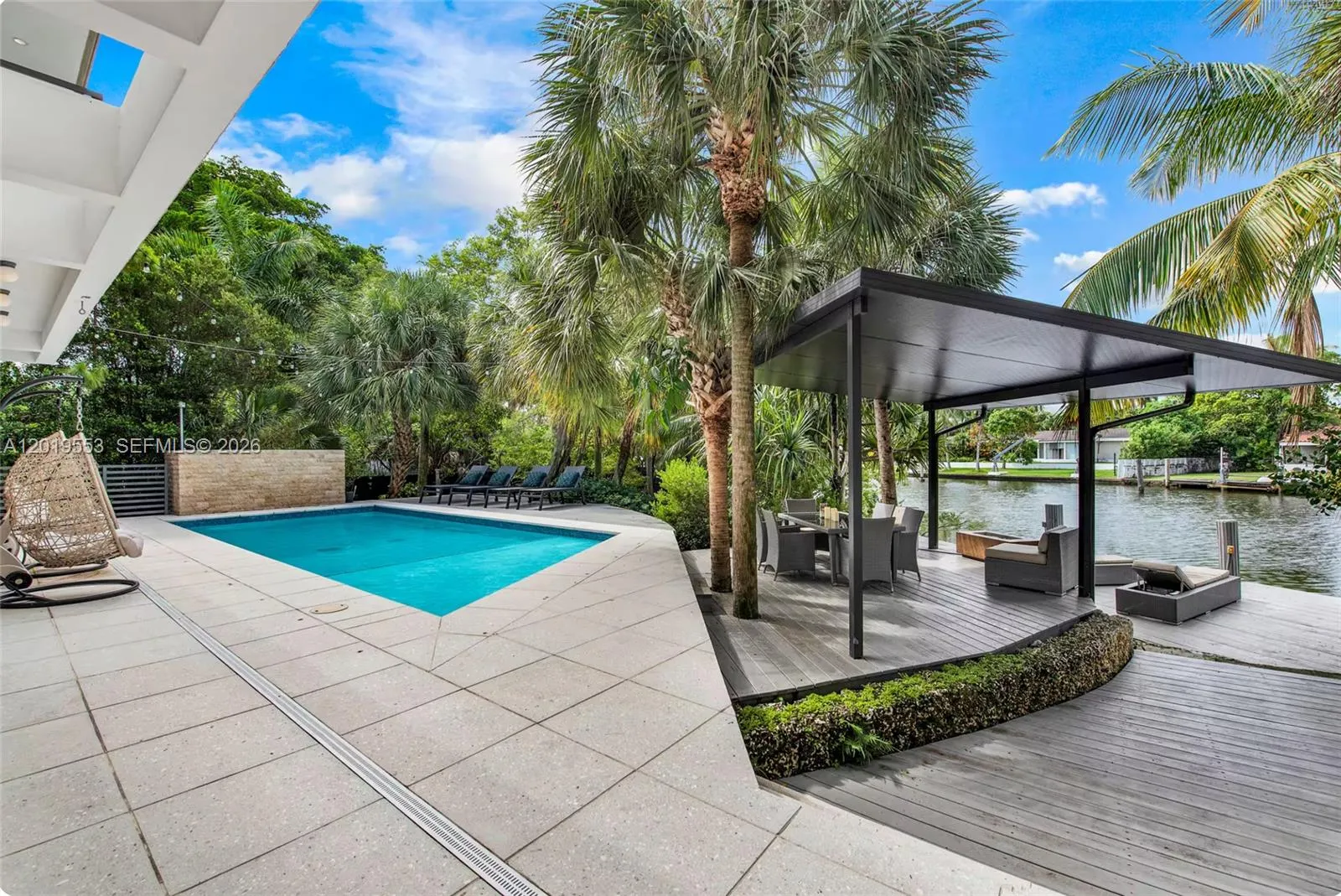 Foto de propiedad en 994-990 NE 78th, Miami, FL 33138 Miami con MLS# 