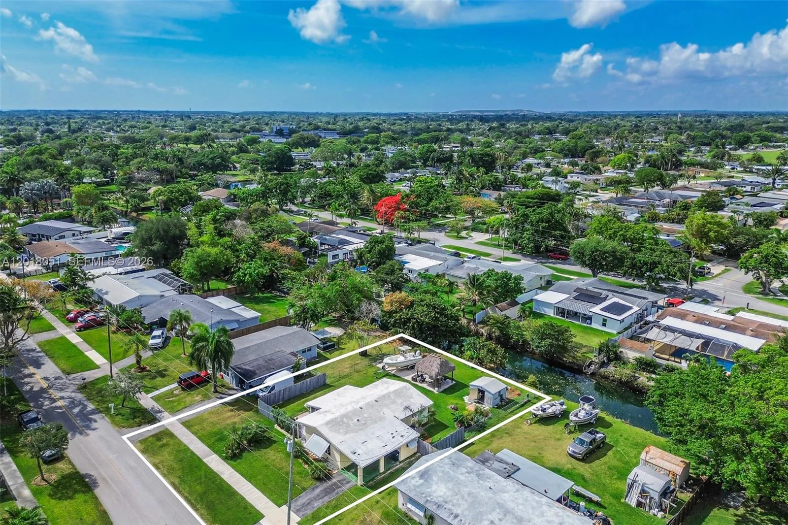 Foto de propiedad en 9940 Belgrade Road, Cutler Bay, FL 33157 Cutler Bay con MLS# 