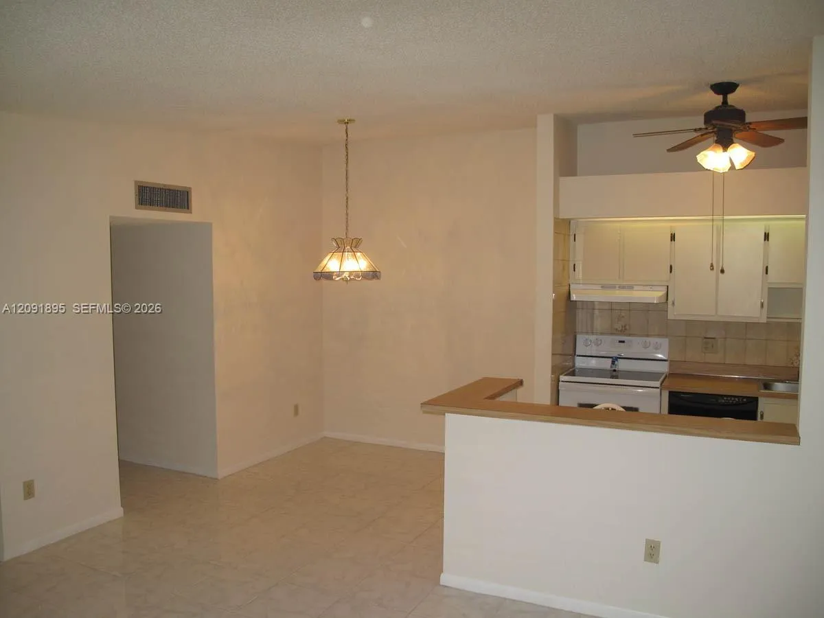 En Renta 9940 S Belfort Circle 203, Tamarac, FL 33321, Tamarac, FL 33321