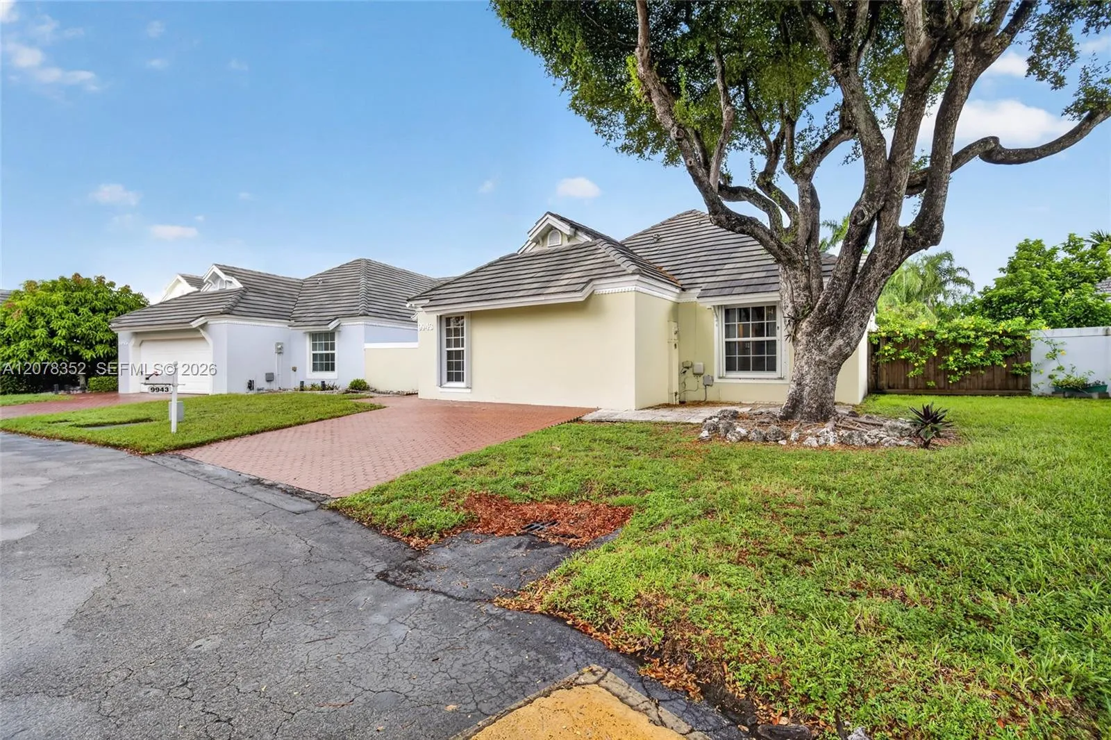 Foto de propiedad en 9943 NW 47th Terrace, Doral, FL 33178 Doral con MLS# 