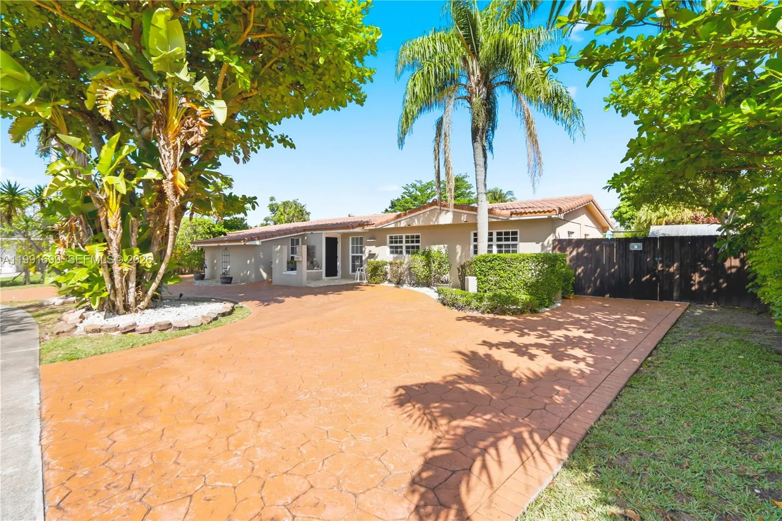 En Venta 9955 SW 74th Street, Miami, FL 33173, Miami, FL 33173