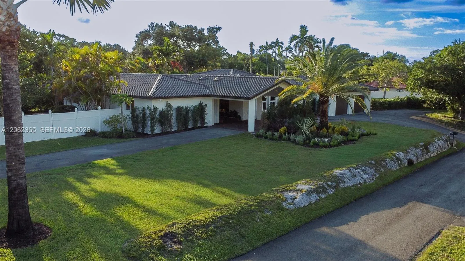 En Venta 9980 SW 83rd Avenue, Miami, FL 33156, Miami, FL 33156