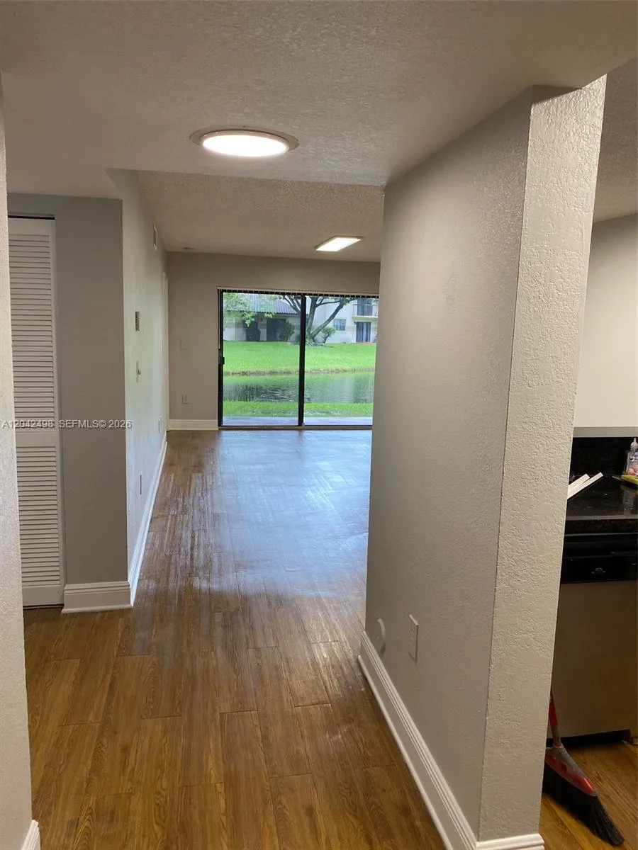 Foto de propiedad en 9981 Nob Hill Court 9981, Sunrise, FL 33351 Sunrise con MLS# 