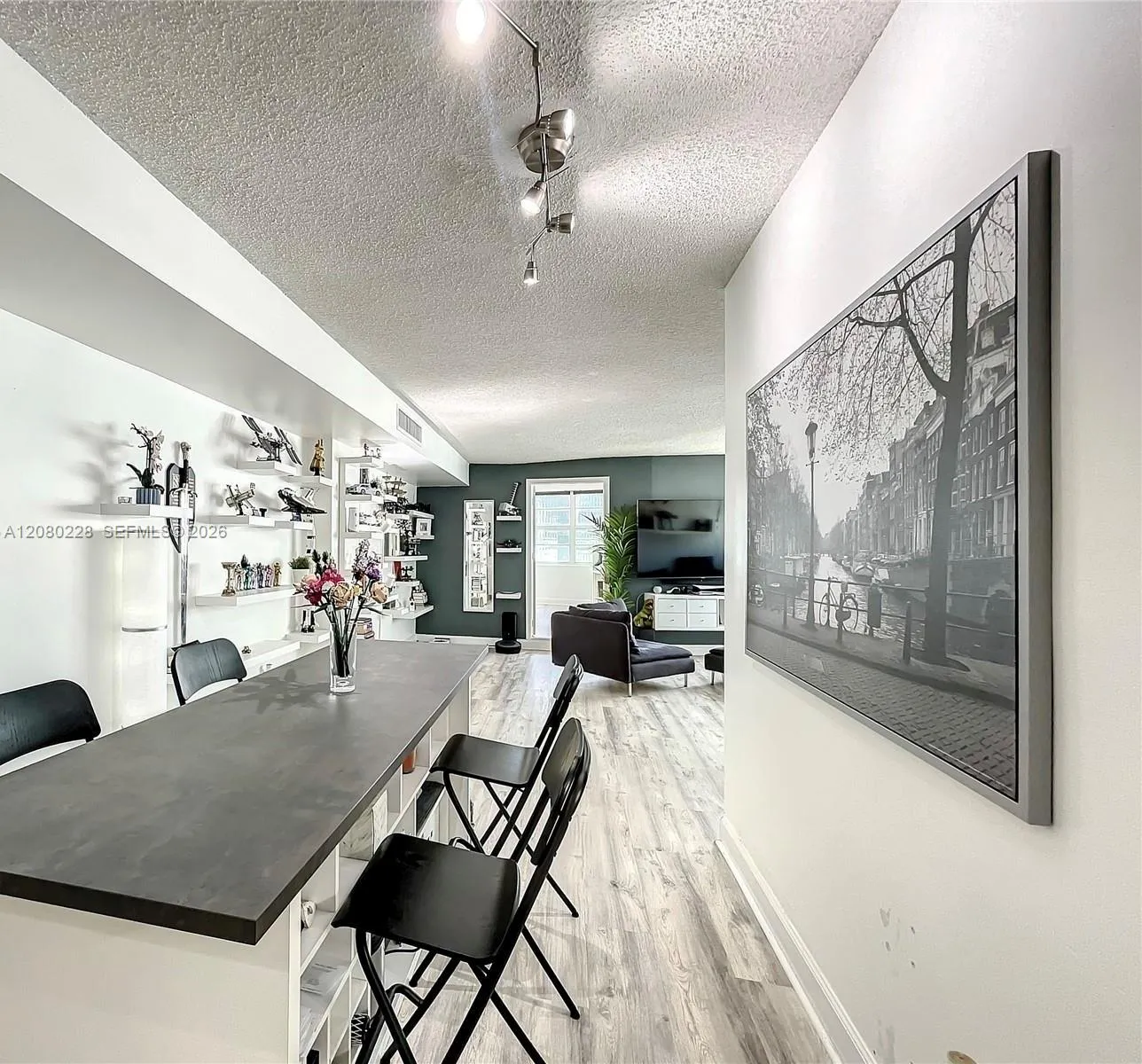 Foto de propiedad en 999 Brickell Bay Drive 1010, Miami, FL 33131 Miami con MLS# 