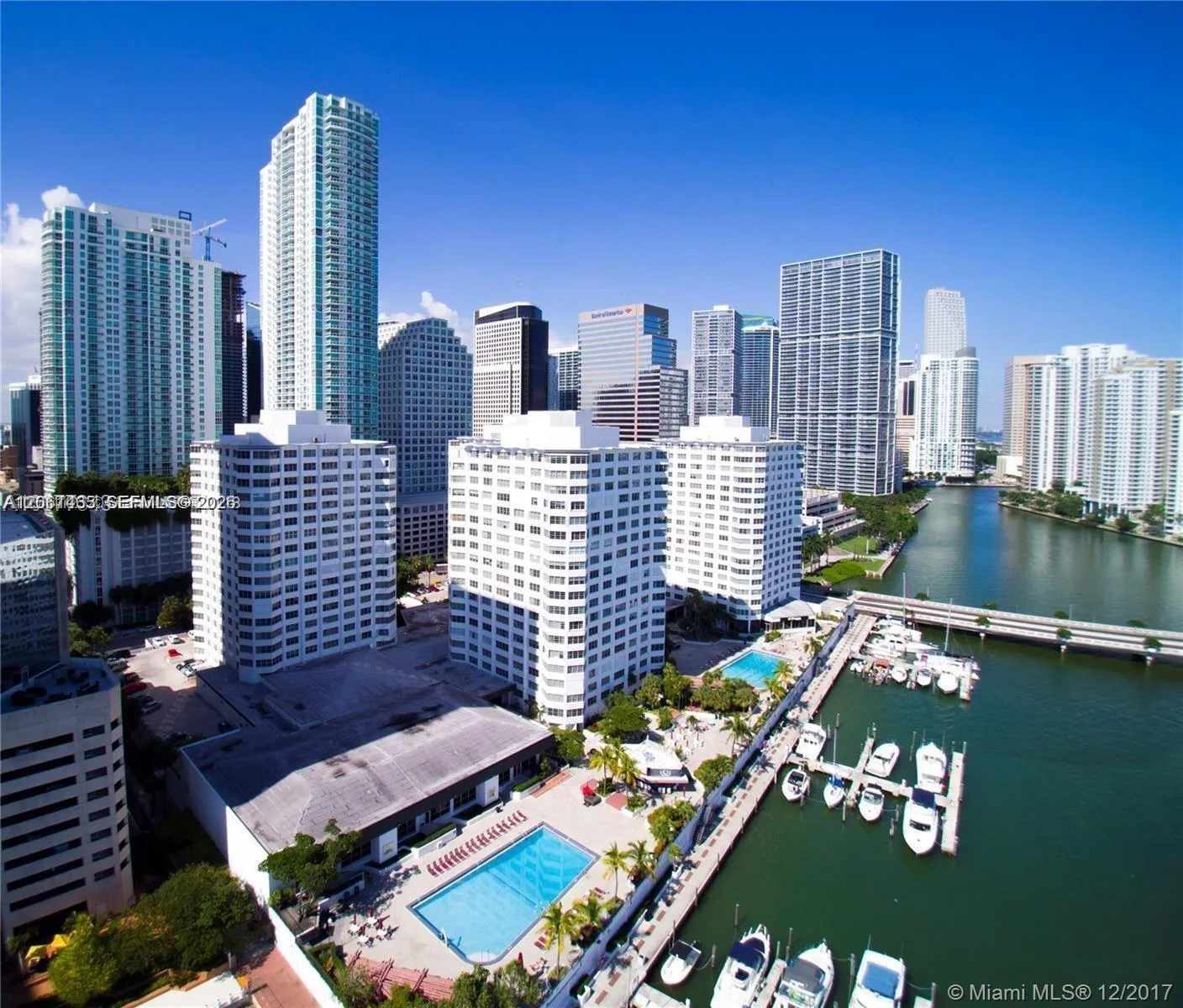 Foto de propiedad en 999 Brickell Bay Drive 1408, Miami, FL 33131 Miami con MLS# 