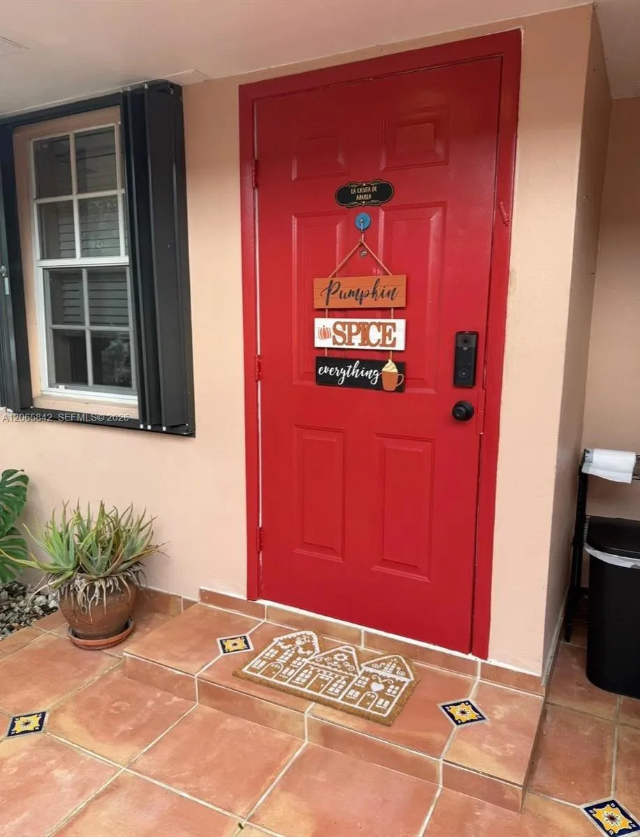 Foto de propiedad en 9990 Marlin Road 1, Cutler Bay, FL 33157 Cutler Bay con MLS# 