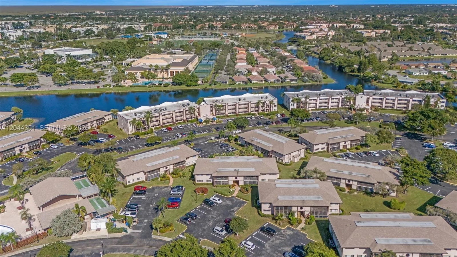 Vendido 9994 N Belfort Circle 210, Tamarac, FL 33321, Tamarac, FL 33321