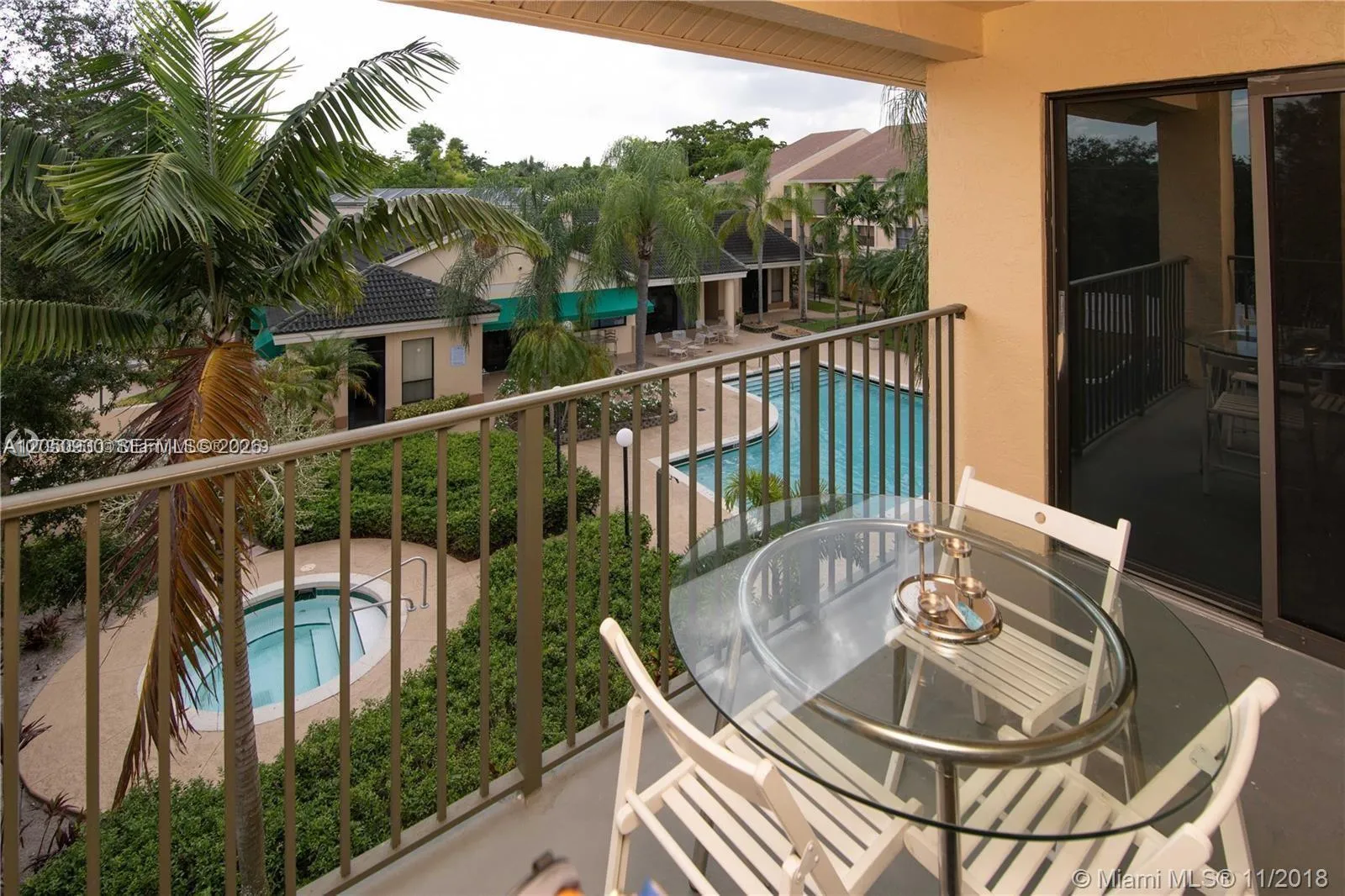 Foto de propiedad en 9999 Summerbreeze Drive 403, Sunrise, FL 33322 Sunrise con MLS# 