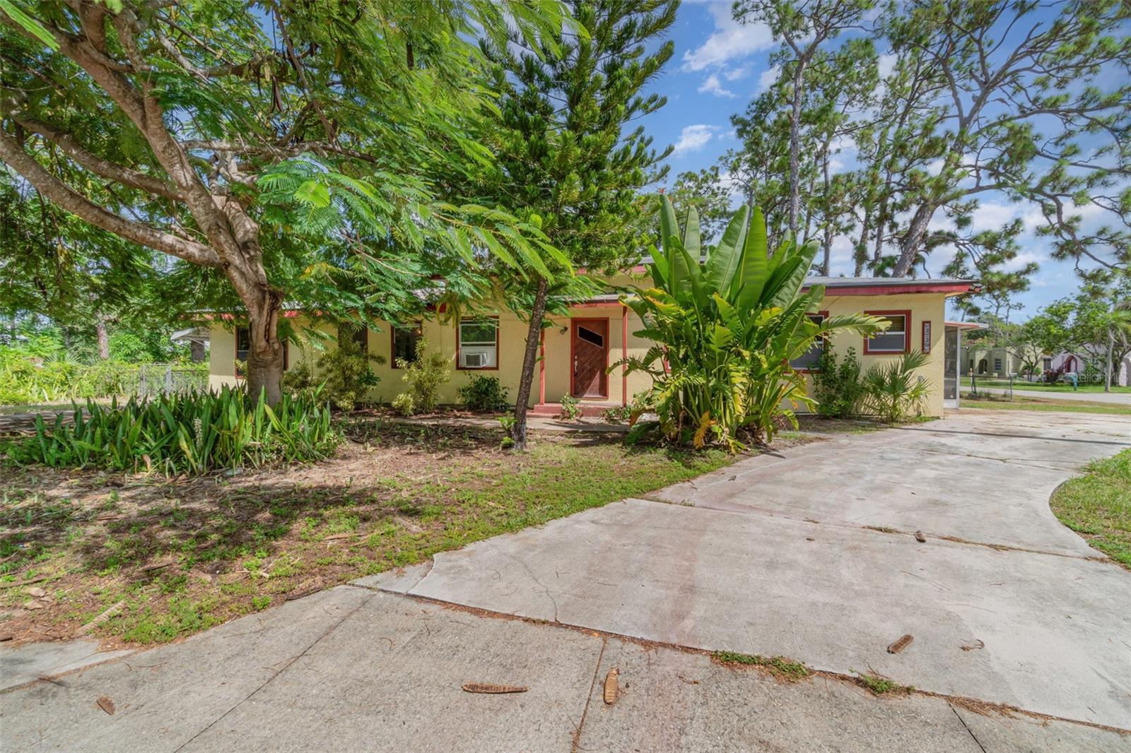 2729 Broadway, Fort Myers - front
