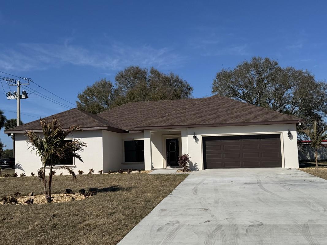 Foto de propiedad en 2383 SW 2ND CT OKEECHOBEE con MLS# A4678965