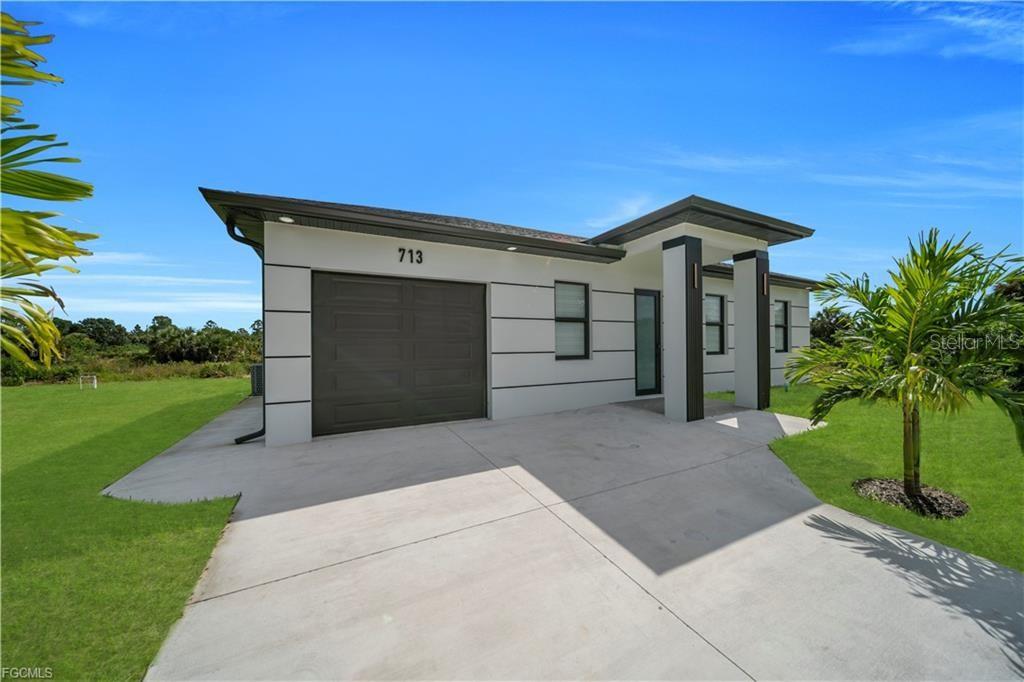 En Venta 711 ROMA AVE S, LEHIGH ACRES, FL 33974