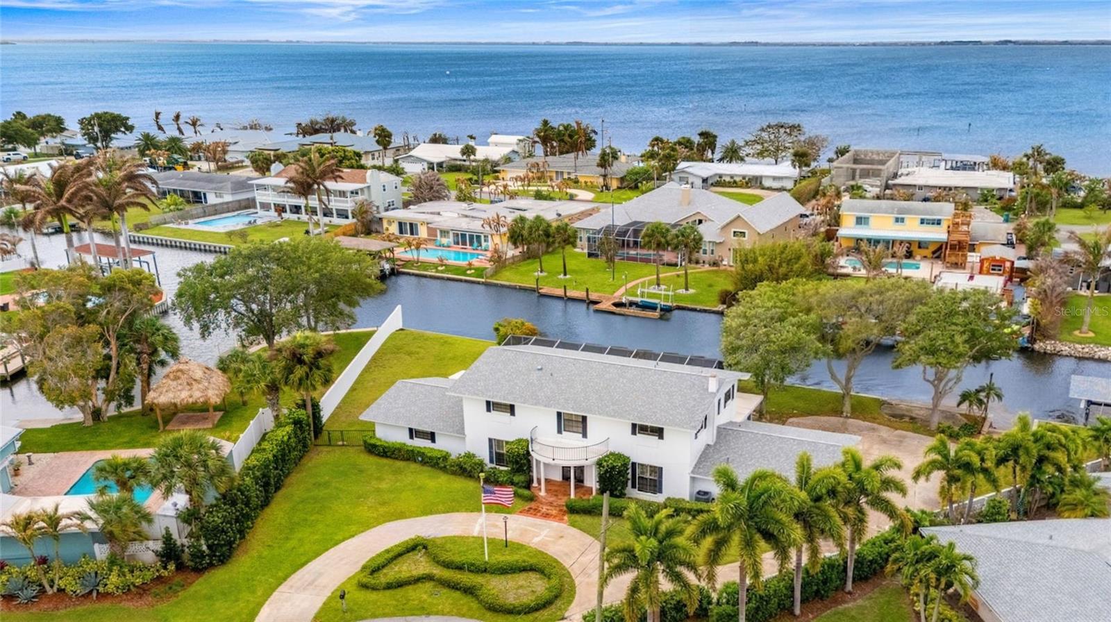 Foto de propiedad en 1790 BAY SHORE DRIVE COCOA BEACH con MLS# A4689615