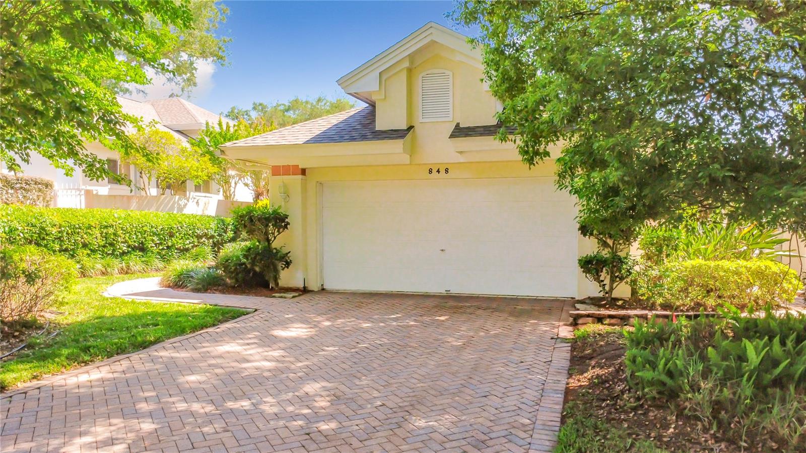 Foto de propiedad en 848 CREPE MYRTLE CIR APOPKA con MLS# A4690201