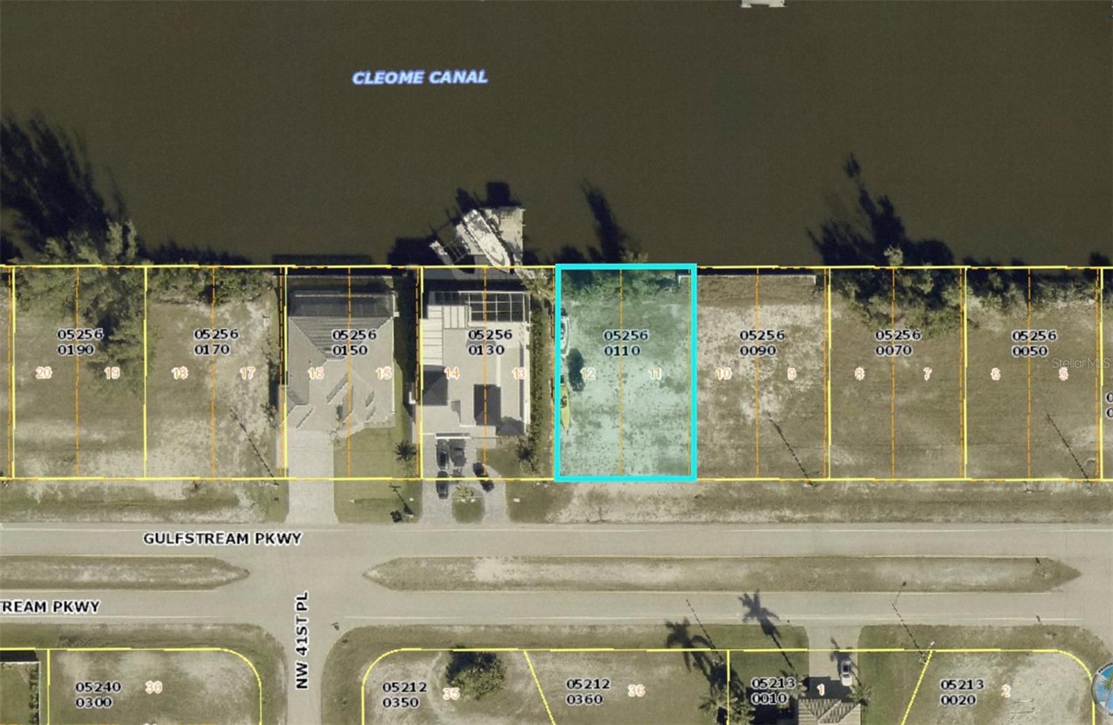Foto de propiedad en 4103 GULFSTREAM PKWY CAPE CORAL con MLS# A4690696