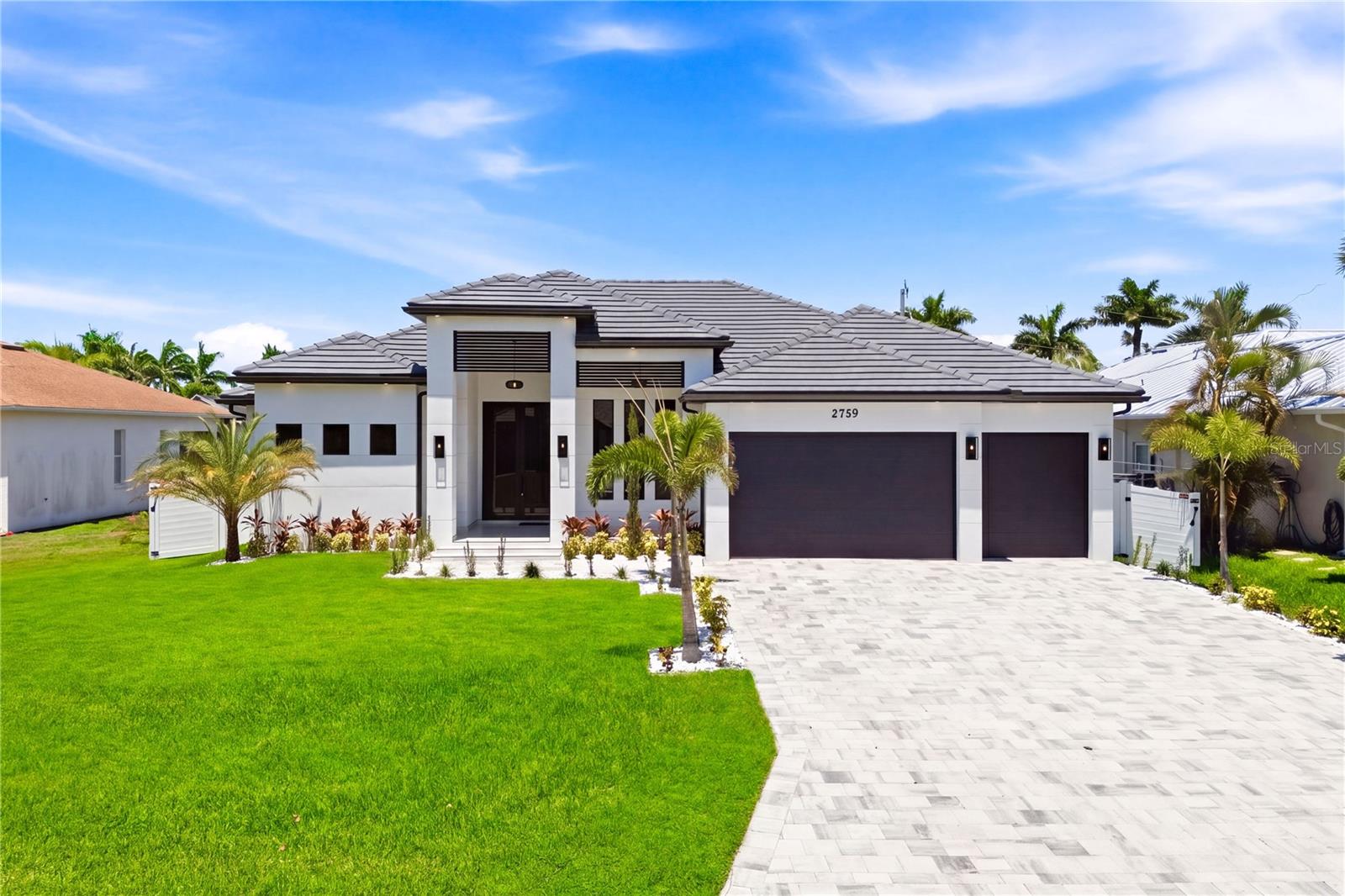 Foto de propiedad en 2739 SW 42ND LN CAPE CORAL con MLS# A4692204