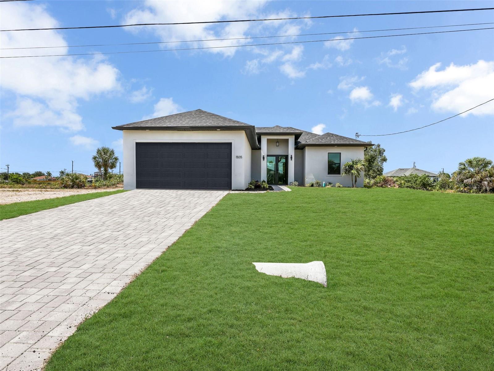 Foto de propiedad en 1505 NW 17TH ST CAPE CORAL con MLS# A4694955