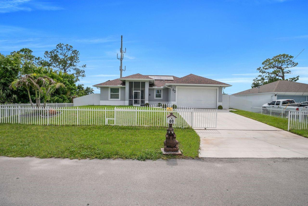 Foto de propiedad en 60 FLOYD AVE S LEHIGH ACRES con MLS# A4696647