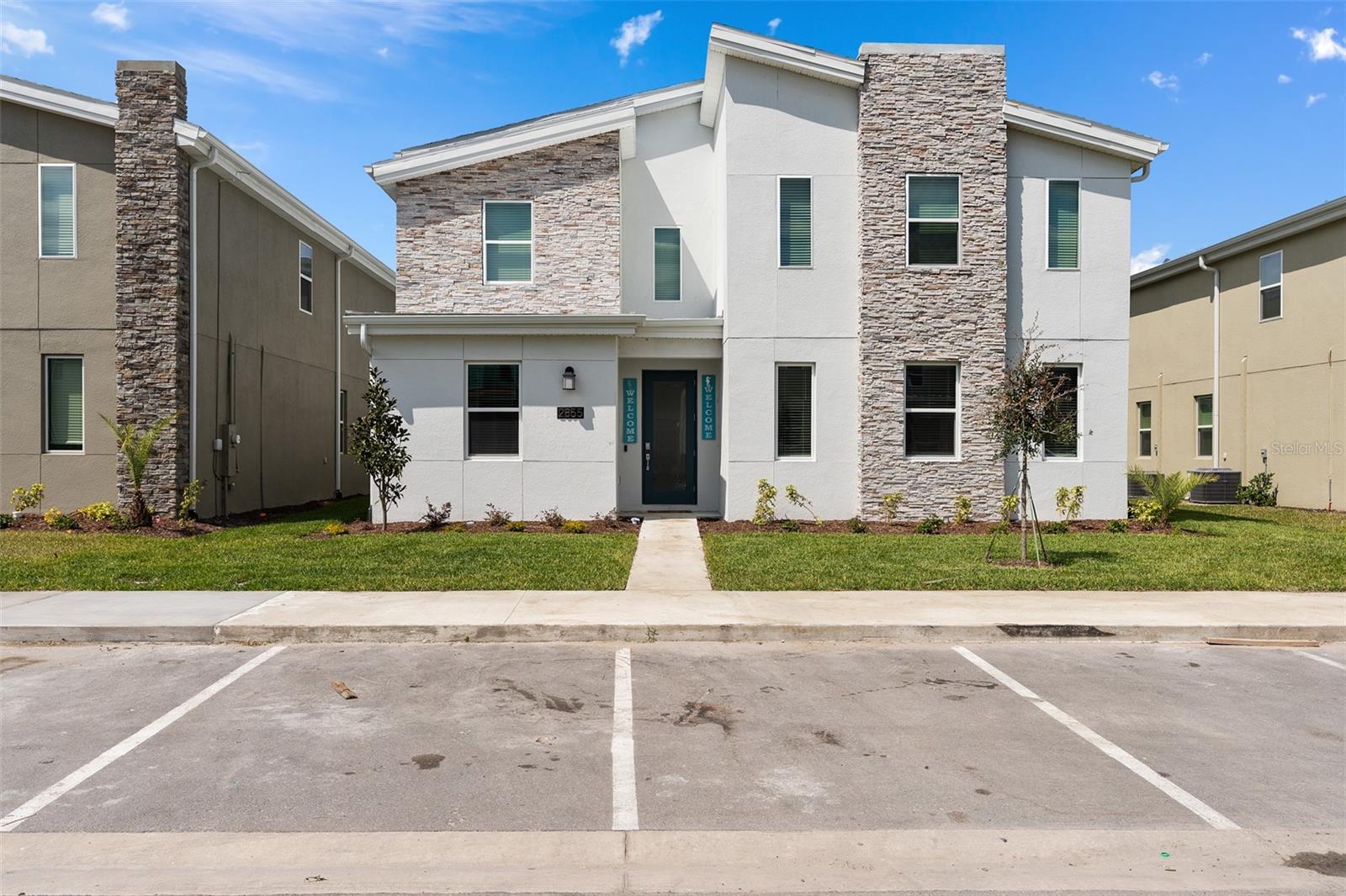Foto de propiedad en 2855 BOOKMARK DR KISSIMMEE con MLS# A4697895