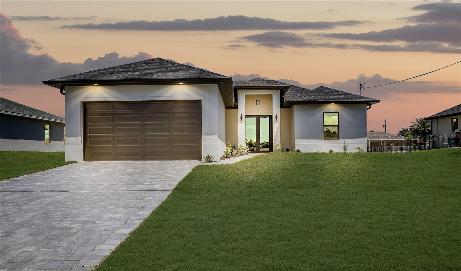 Foto de propiedad en 1015 NW 23RD AVE CAPE CORAL con MLS# A4698966