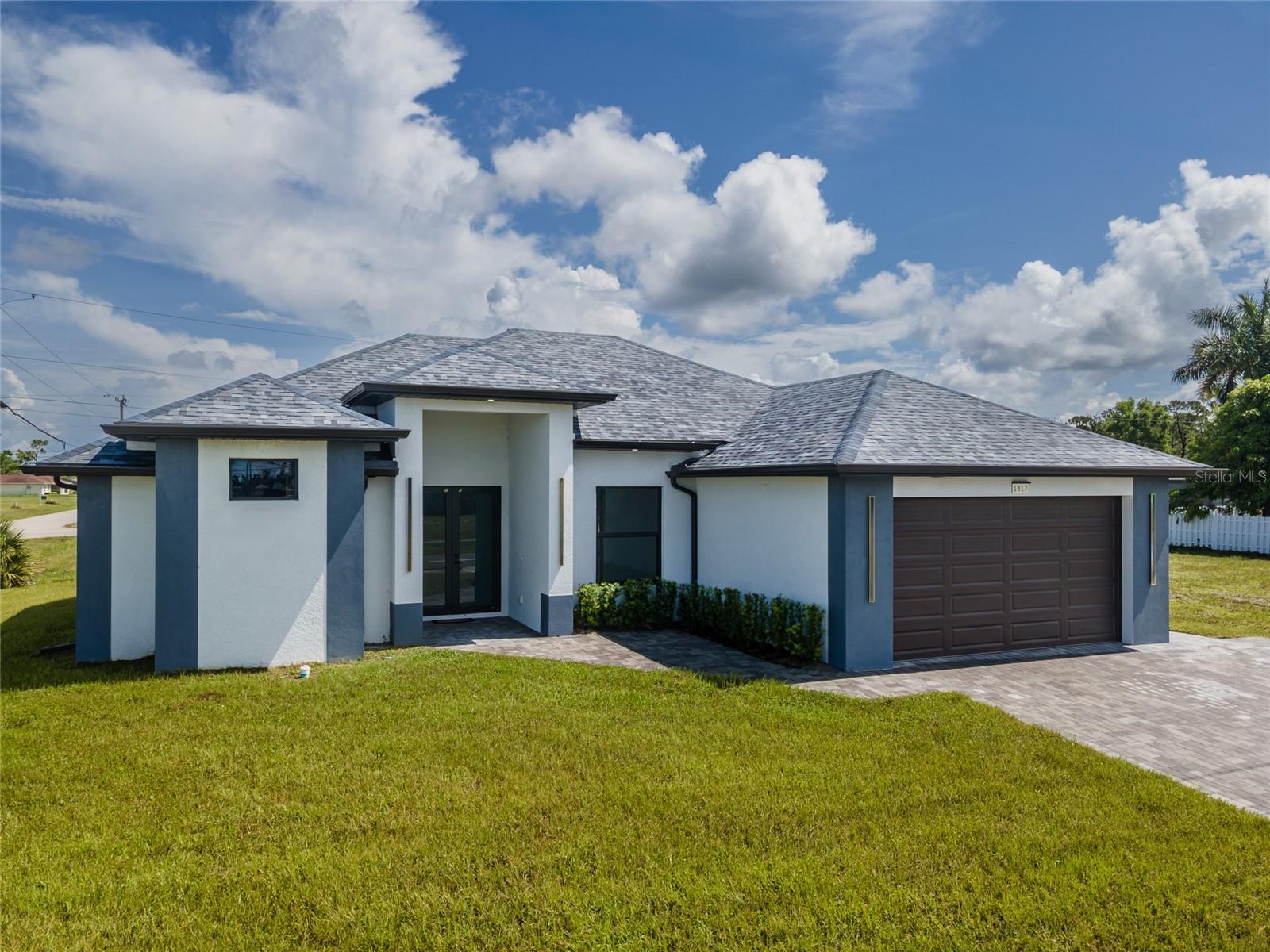 En Venta 1817 KISMET PKWY W, CAPE CORAL, FL 33993