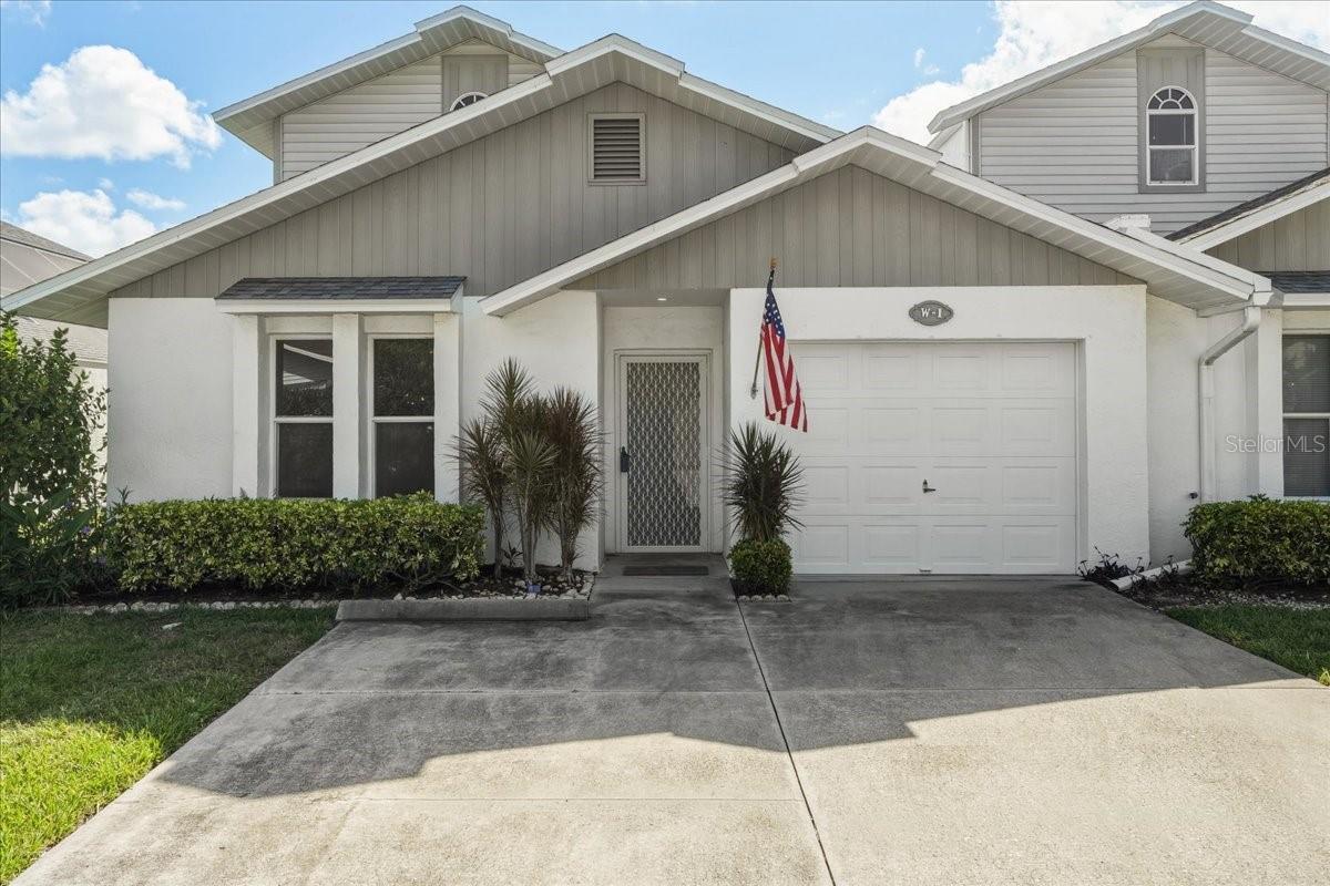En Venta 13730 DOWNING LN #W-1, FORT MYERS, FL 33919