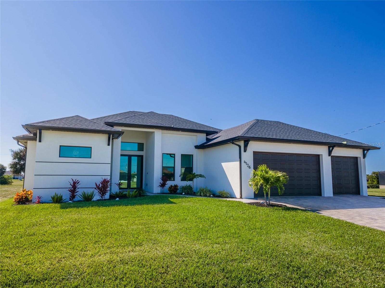 En Venta 4126 NW 39TH ST, CAPE CORAL, FL 33993