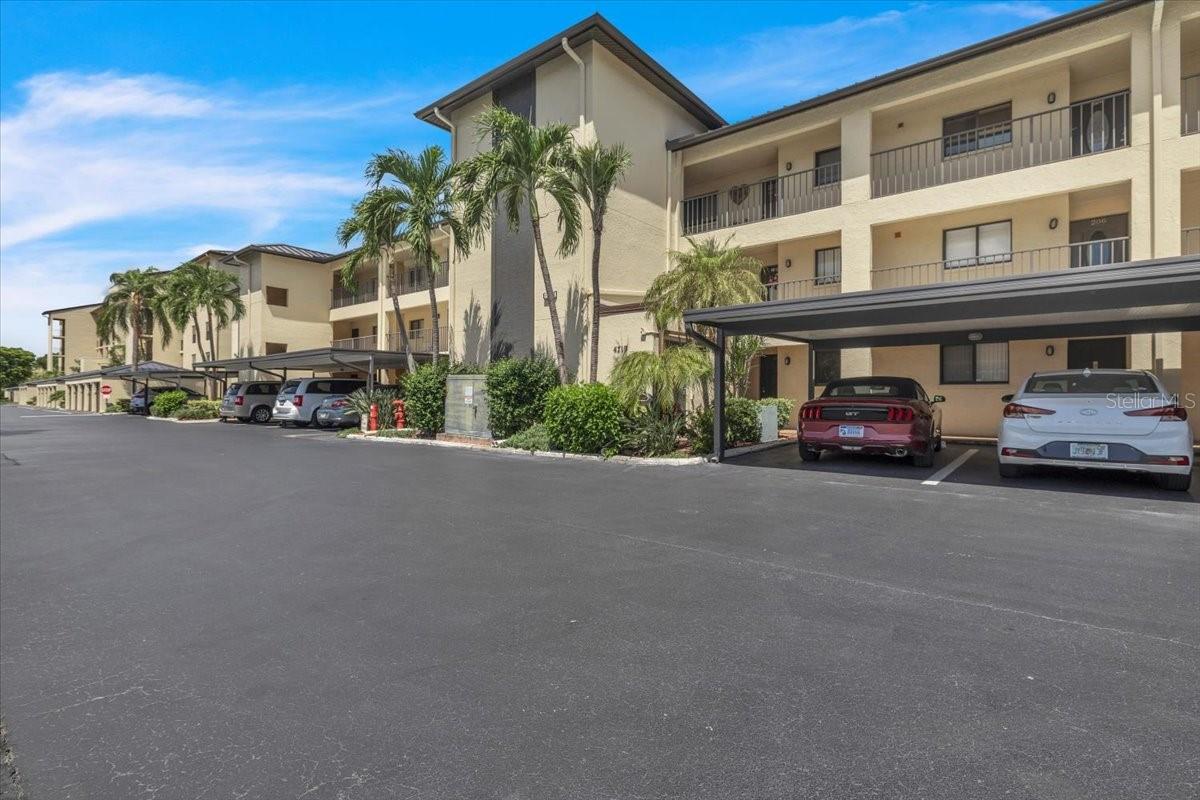 En Venta 4719 SE 17TH PL #105, CAPE CORAL, FL 33904