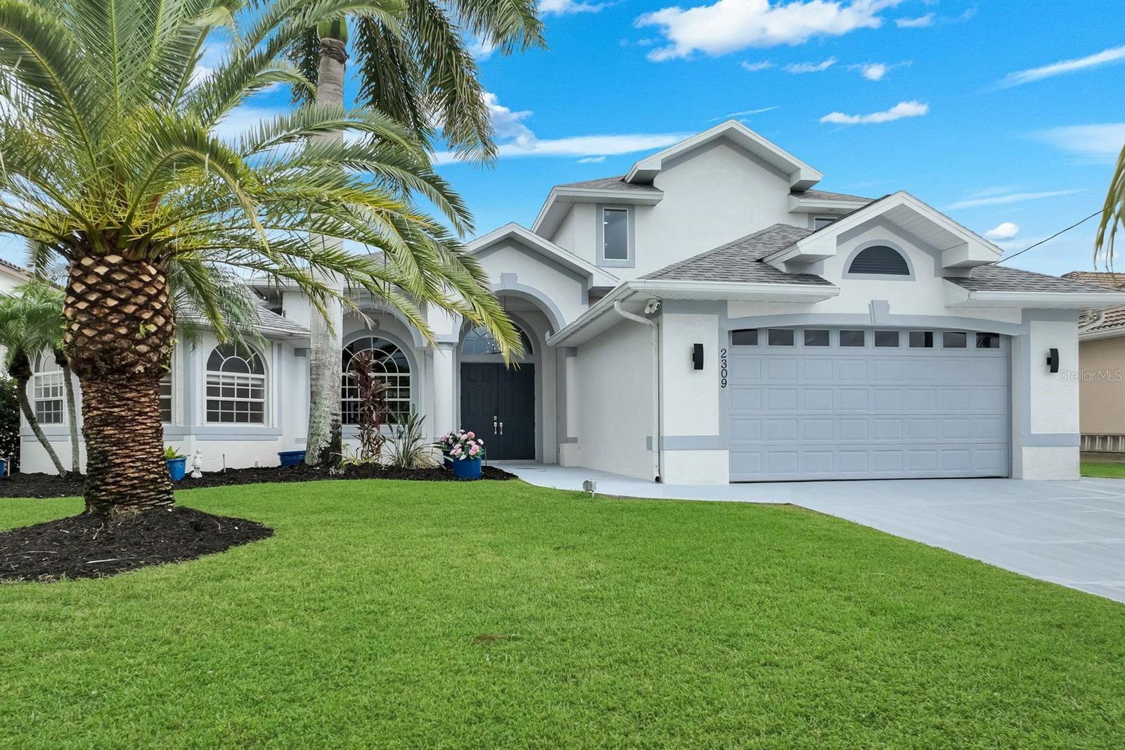 En Venta 2309 SE 20TH PL, CAPE CORAL, FL 33990