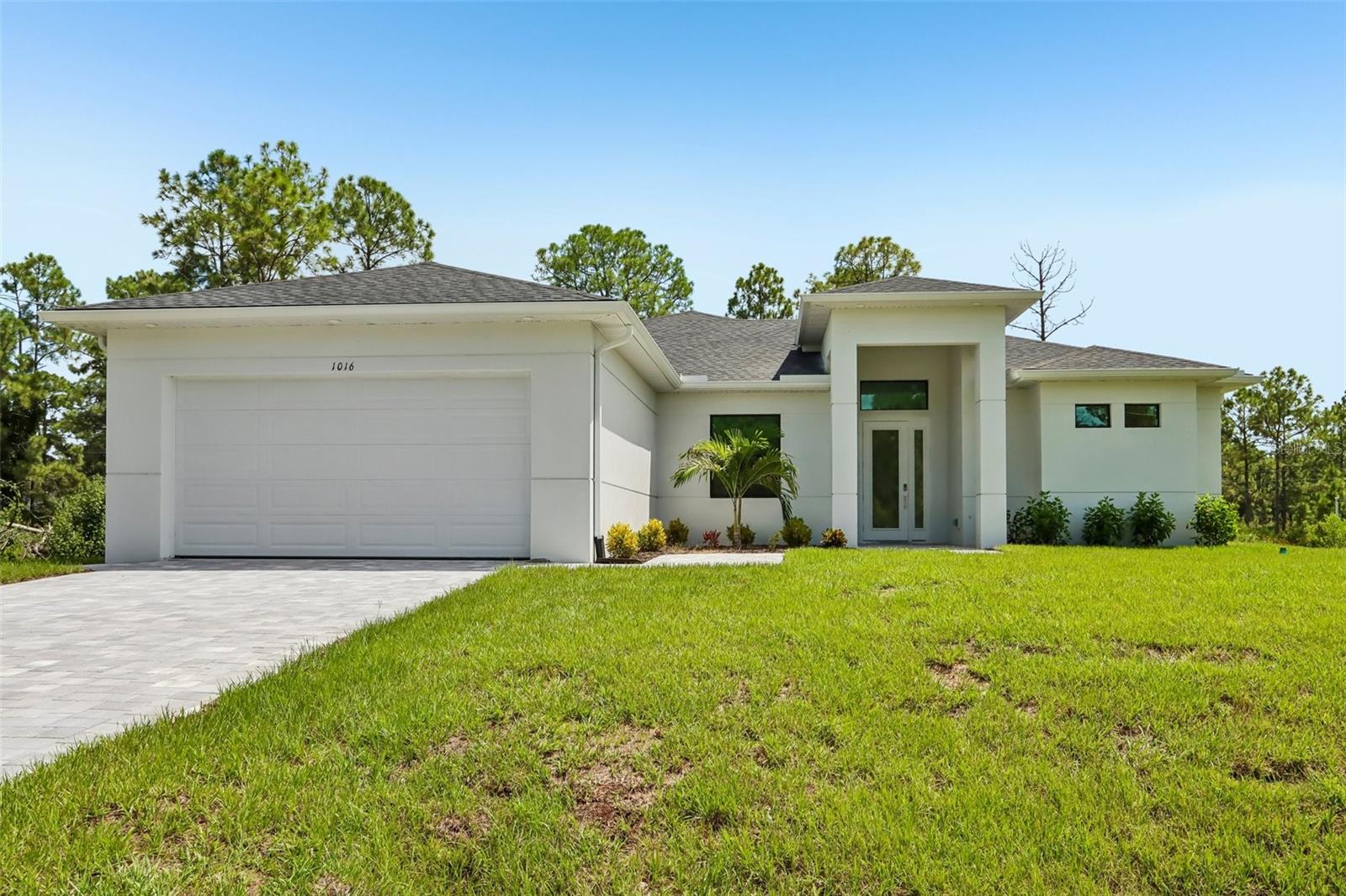 En Venta 1016 STATE AVE, LEHIGH ACRES, FL 33972