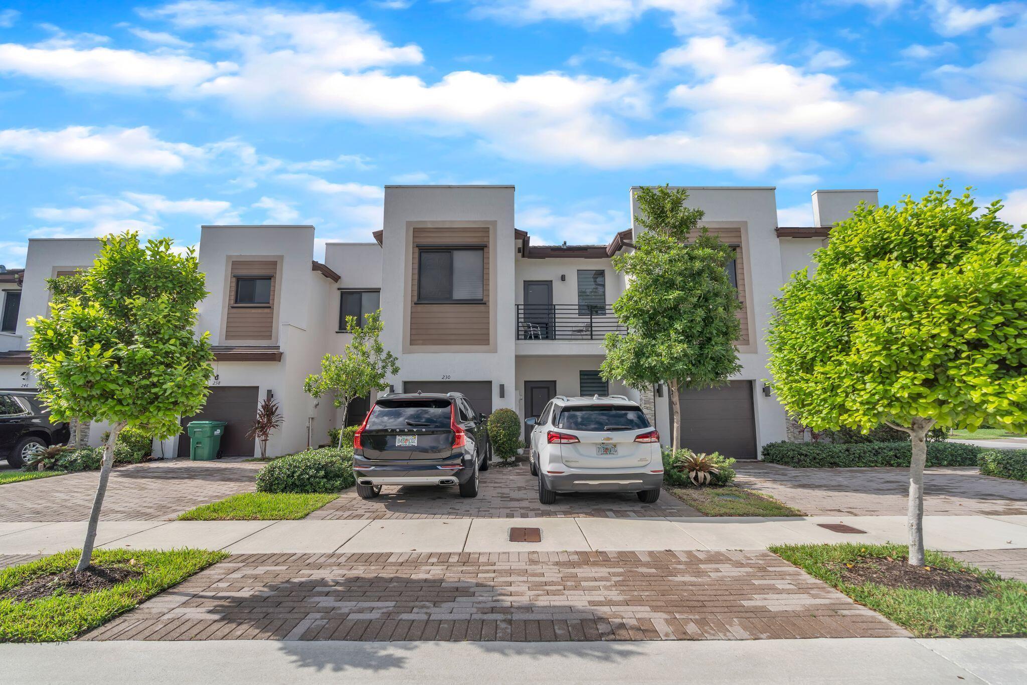 Foto de propiedad en 230 NE 208th Terrace 230, North Miami Beach, FL 33179 North Miami Beach con MLS# 