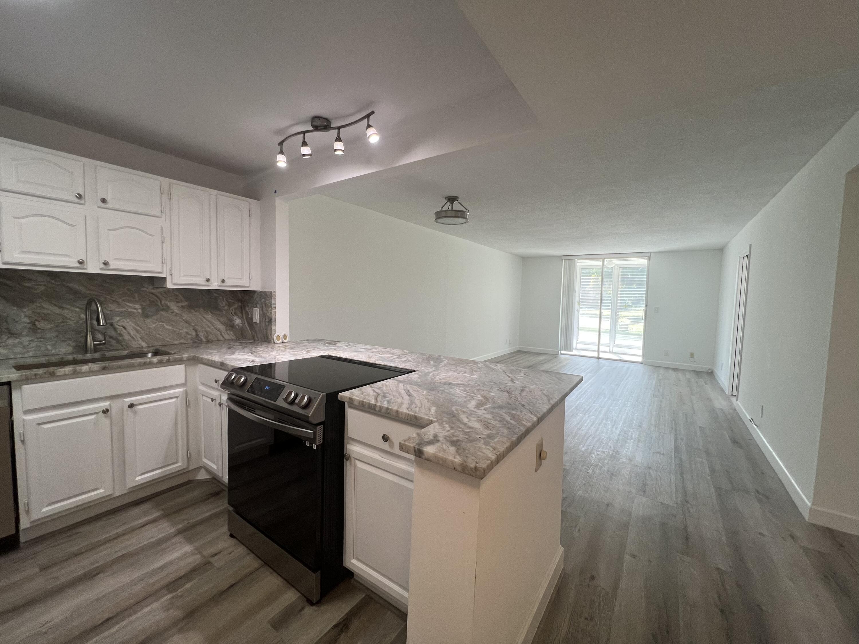 Foto de propiedad en 6161 NW 2nd Avenue 114, Boca Raton, FL 33487 Boca Raton con MLS# 
