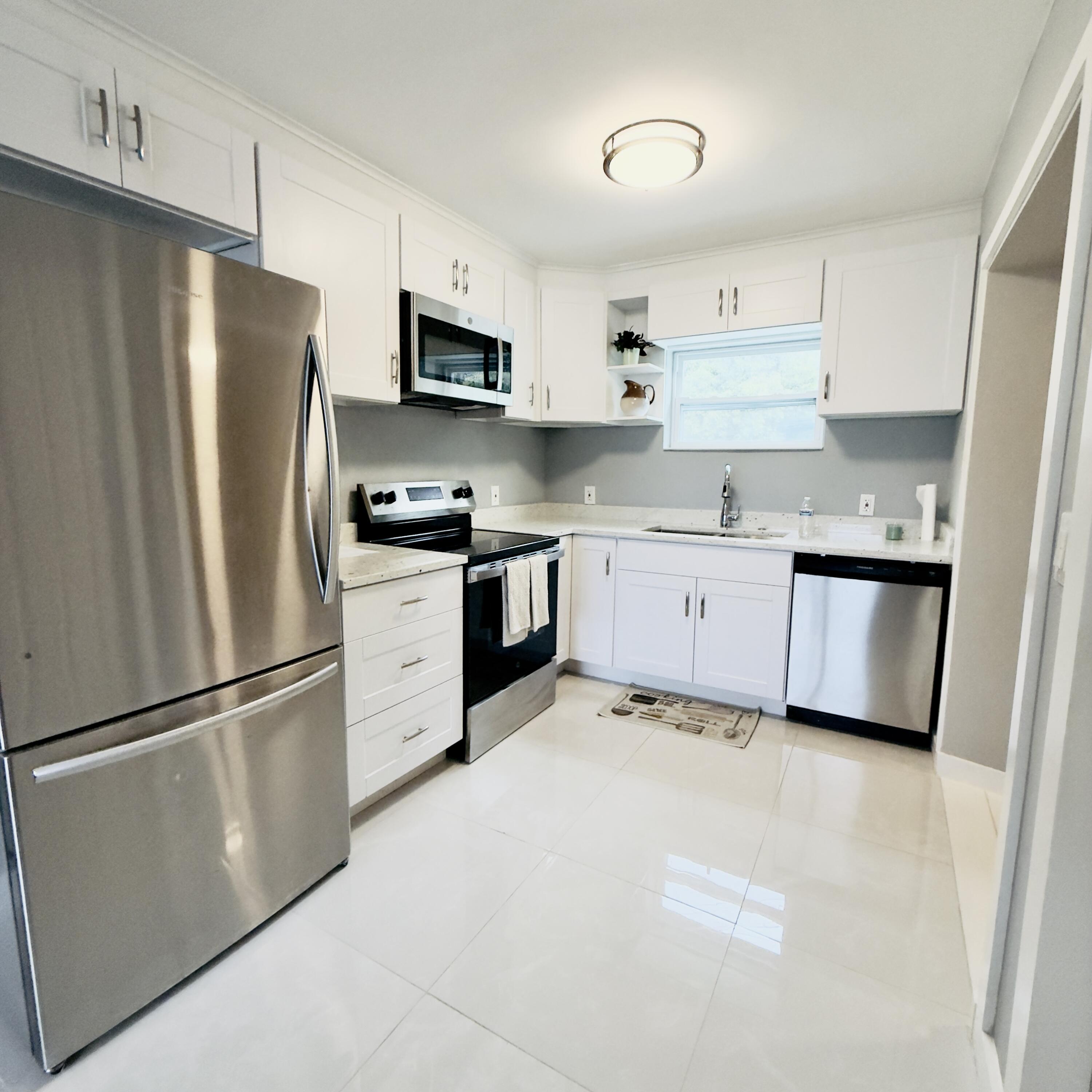 Foto de propiedad en 2533 NE 12th Terrace, Pompano Beach, FL 33064 Pompano Beach con MLS# 