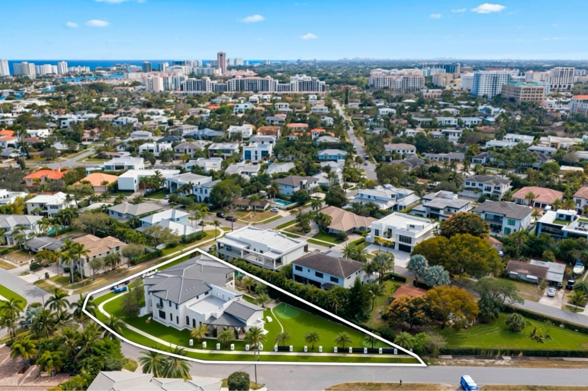 Foto de propiedad en 298 NE 8th Street, Boca Raton, FL 33432 Boca Raton con MLS# 