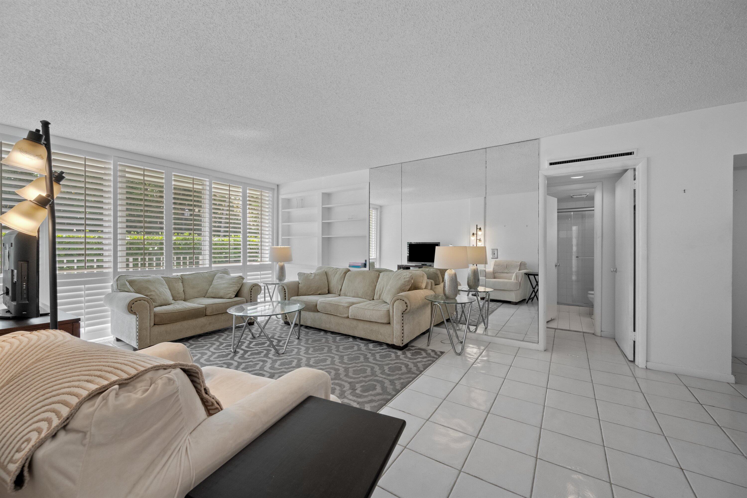Vendido 401 Peruvian Avenue 1010, Palm Beach, FL 33480, Palm Beach, FL 33480