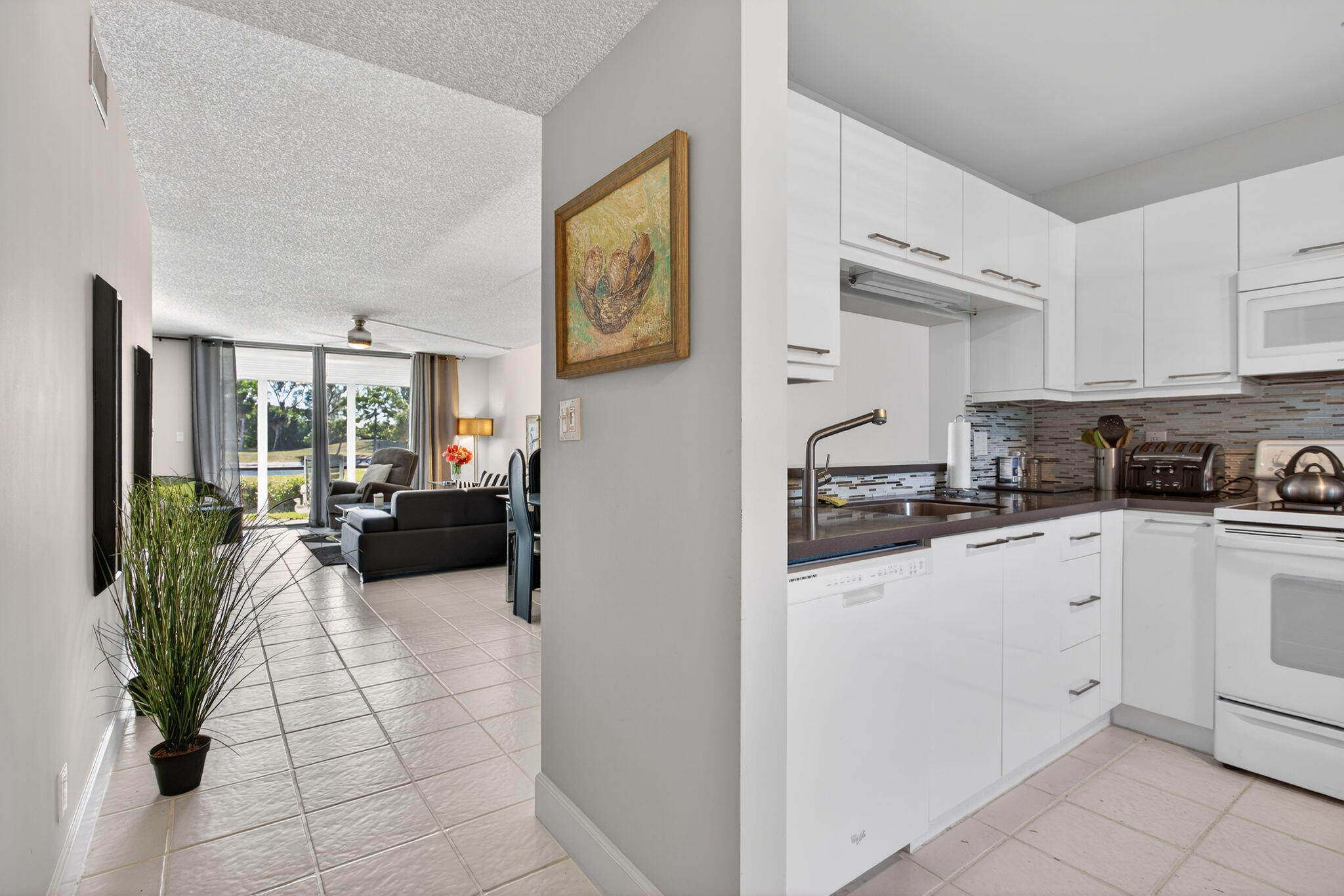 Foto de propiedad en 3485 Environ Boulevard C107, Lauderhill, FL 33319 Lauderhill con MLS# 