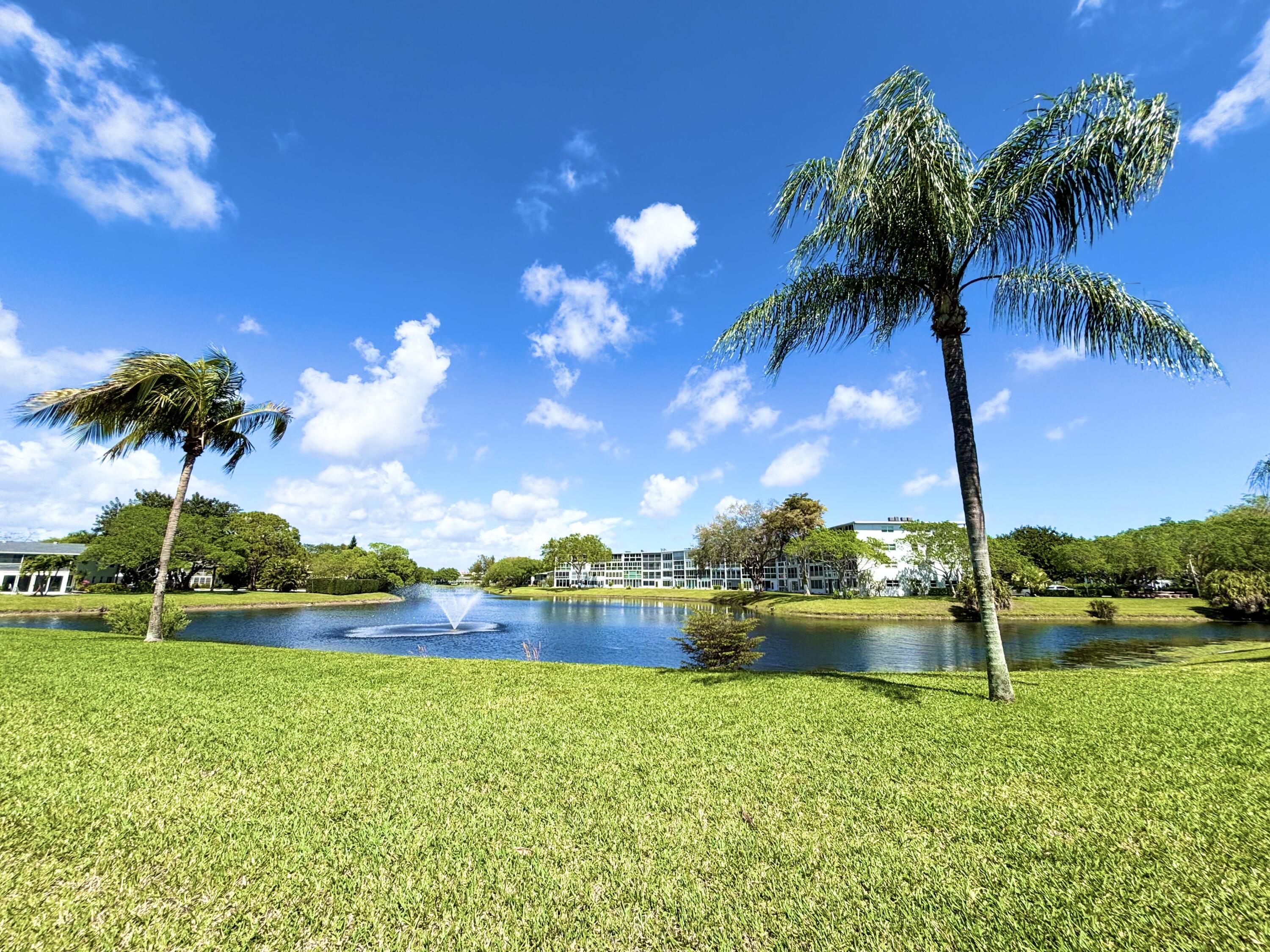 Foto de propiedad en 4015 Oakridge A 4015, Deerfield Beach, FL 33442 Deerfield Beach con MLS# 