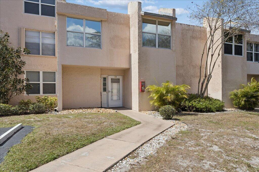 Foto de propiedad en 9491 Evergreen Place 108, Davie, FL 33324 Davie con MLS# 