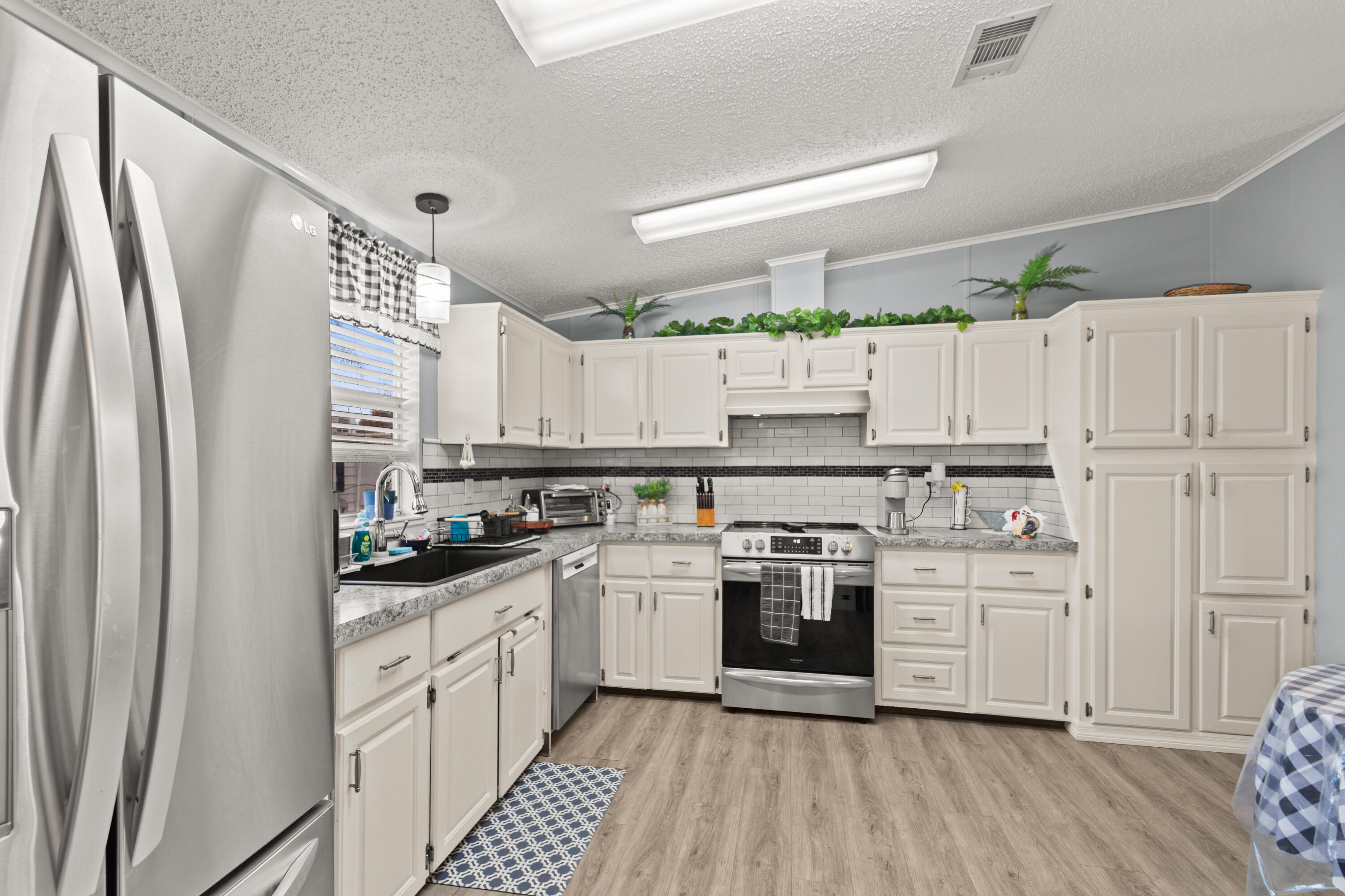 Foto de propiedad en 245 Camino Del Rio, Port St. Lucie, FL 34952 Port St. Lucie con MLS# 