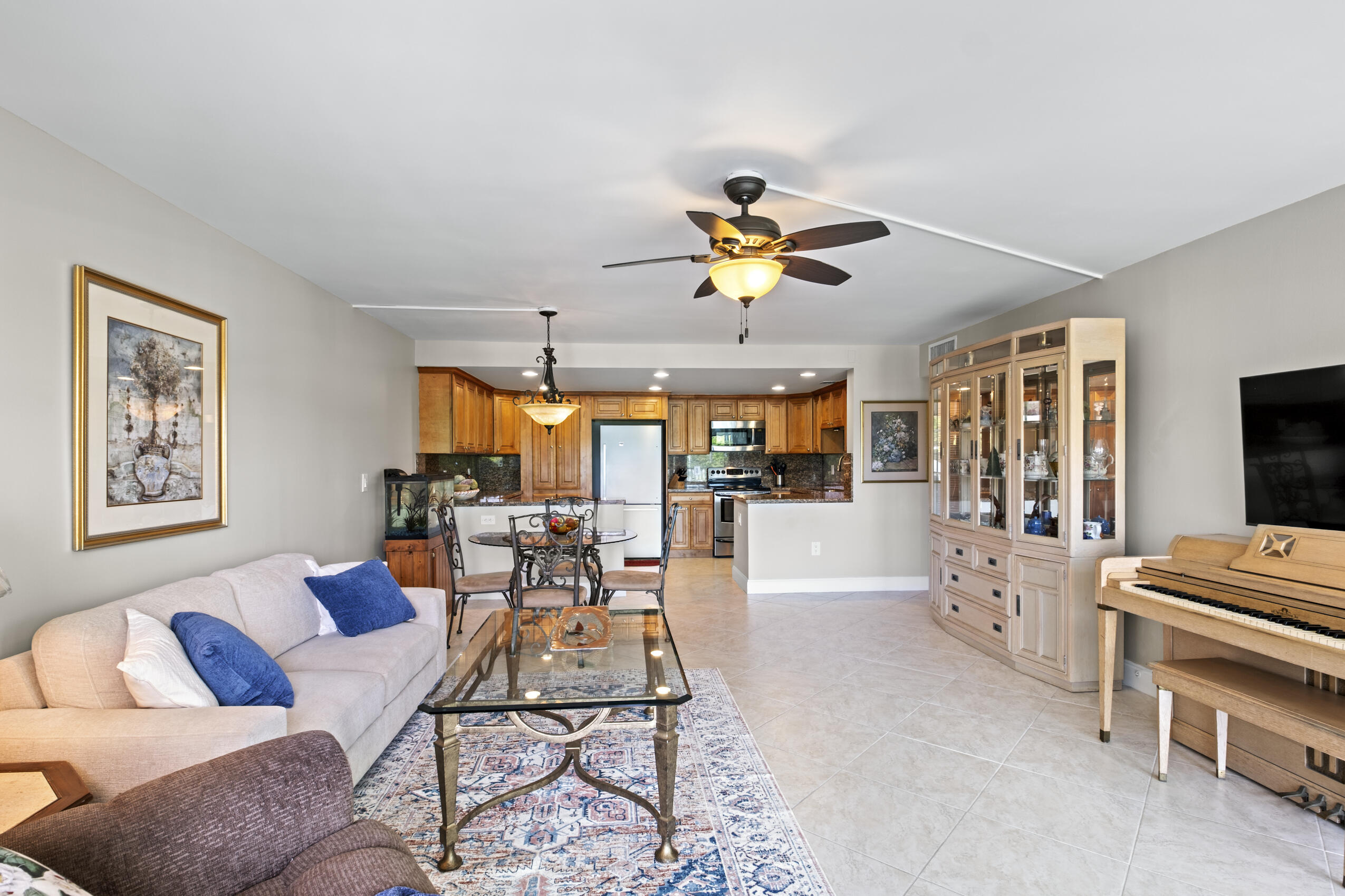 Foto de propiedad en 1101 River Reach Drive 308, Fort Lauderdale, FL 33315 Fort Lauderdale con MLS# 