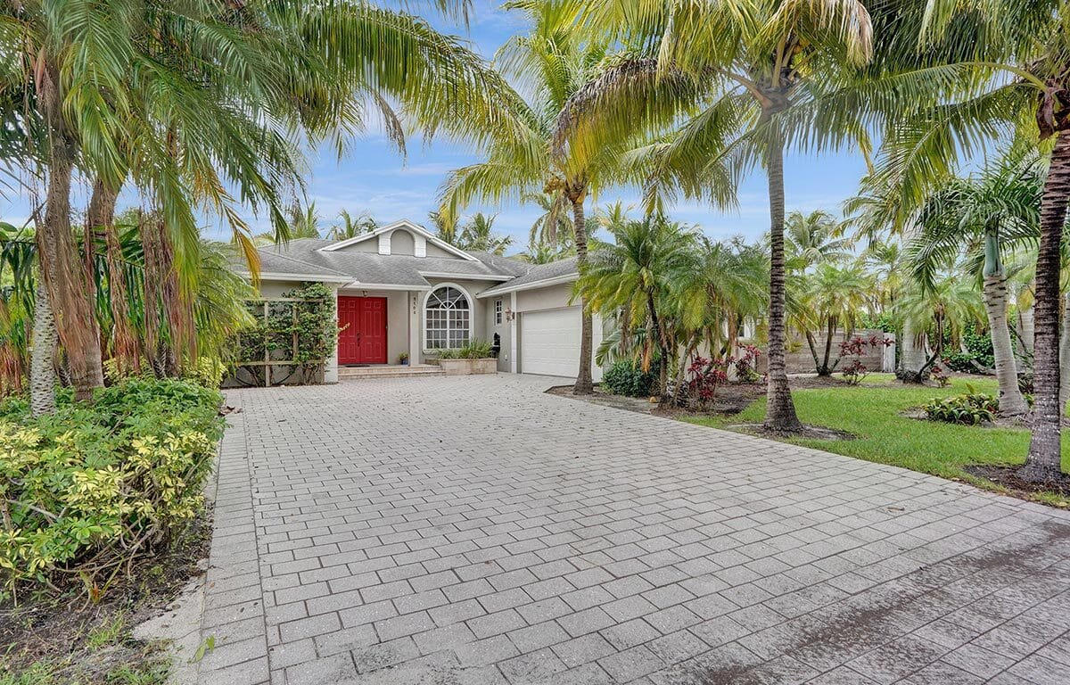 Foto de propiedad en 2105 SW 12th Terrace, Fort Lauderdale, FL 33315 Fort Lauderdale con MLS# 