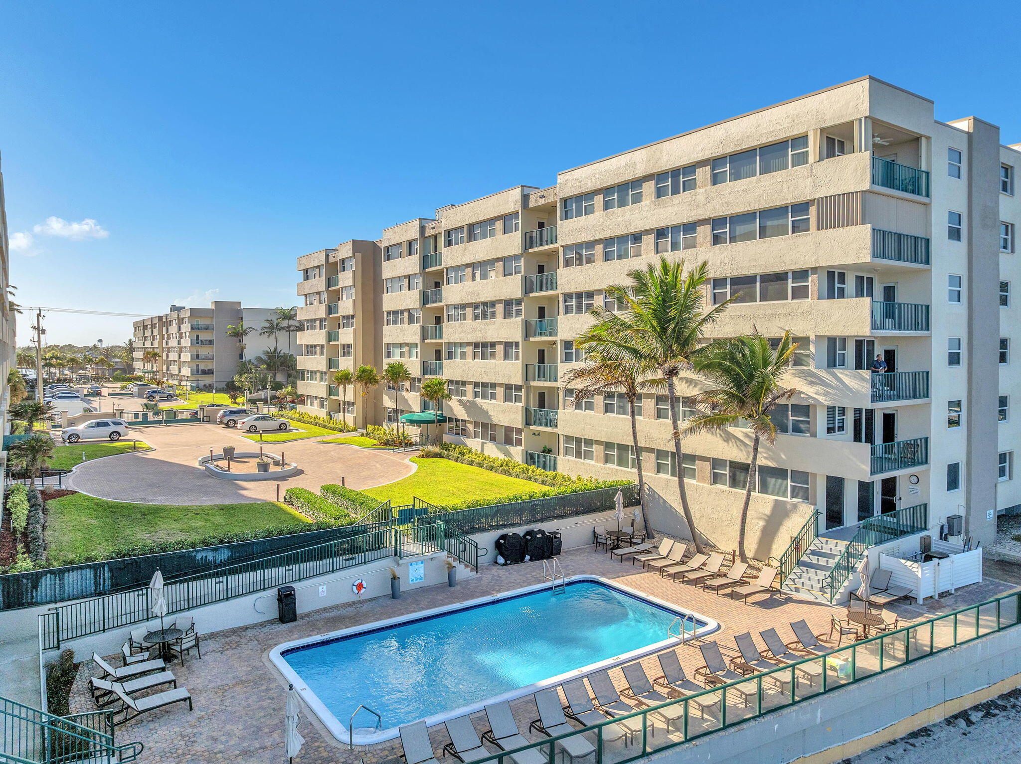 Foto de propiedad en 1239 Hillsboro Mile 202, Hillsboro Beach, FL 33062 Hillsboro Beach con MLS# 