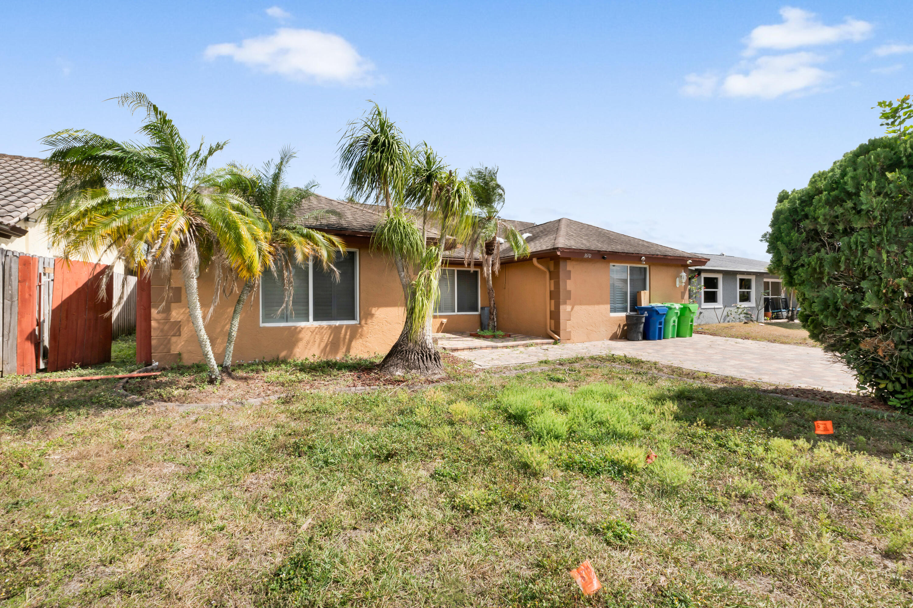 Foto de propiedad en 3570 NW 120th Way, Sunrise, FL 33323 Sunrise con MLS# 