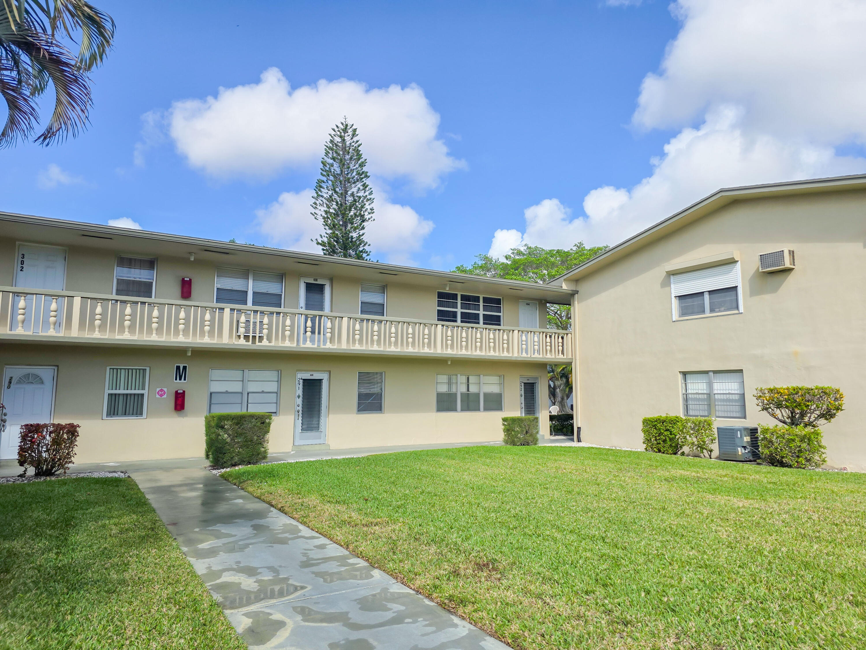 Foto de propiedad en 291 Norwich M, West Palm Beach, FL 33417 West Palm Beach con MLS# 