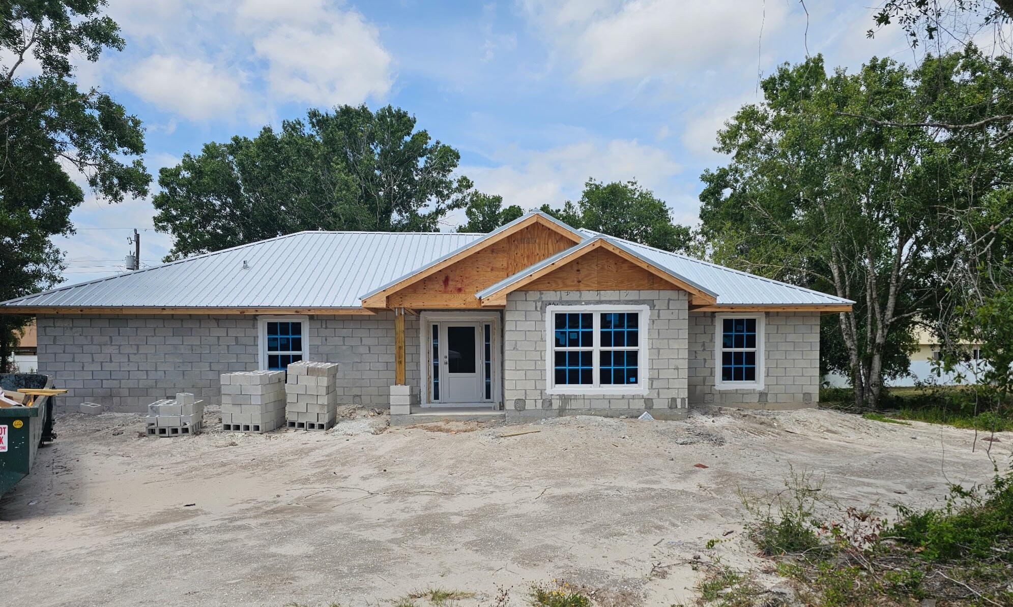 Foto de propiedad en 3671 NW 16th Avenue, Okeechobee, FL 34972 Okeechobee con MLS# 