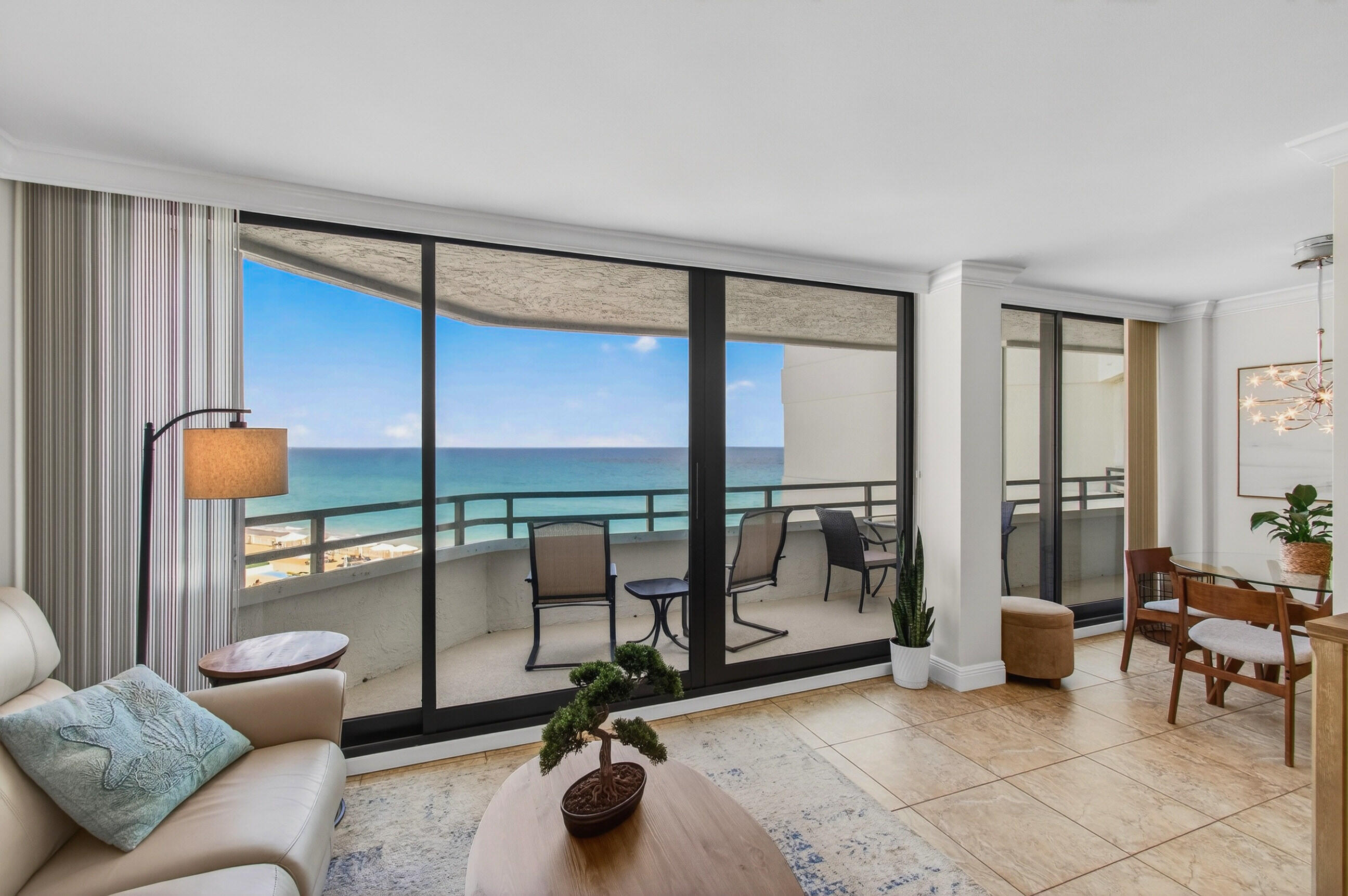 Foto de propiedad en 3560 S Ocean Boulevard 602, South Palm Beach, FL 33480 South Palm Beach con MLS# 